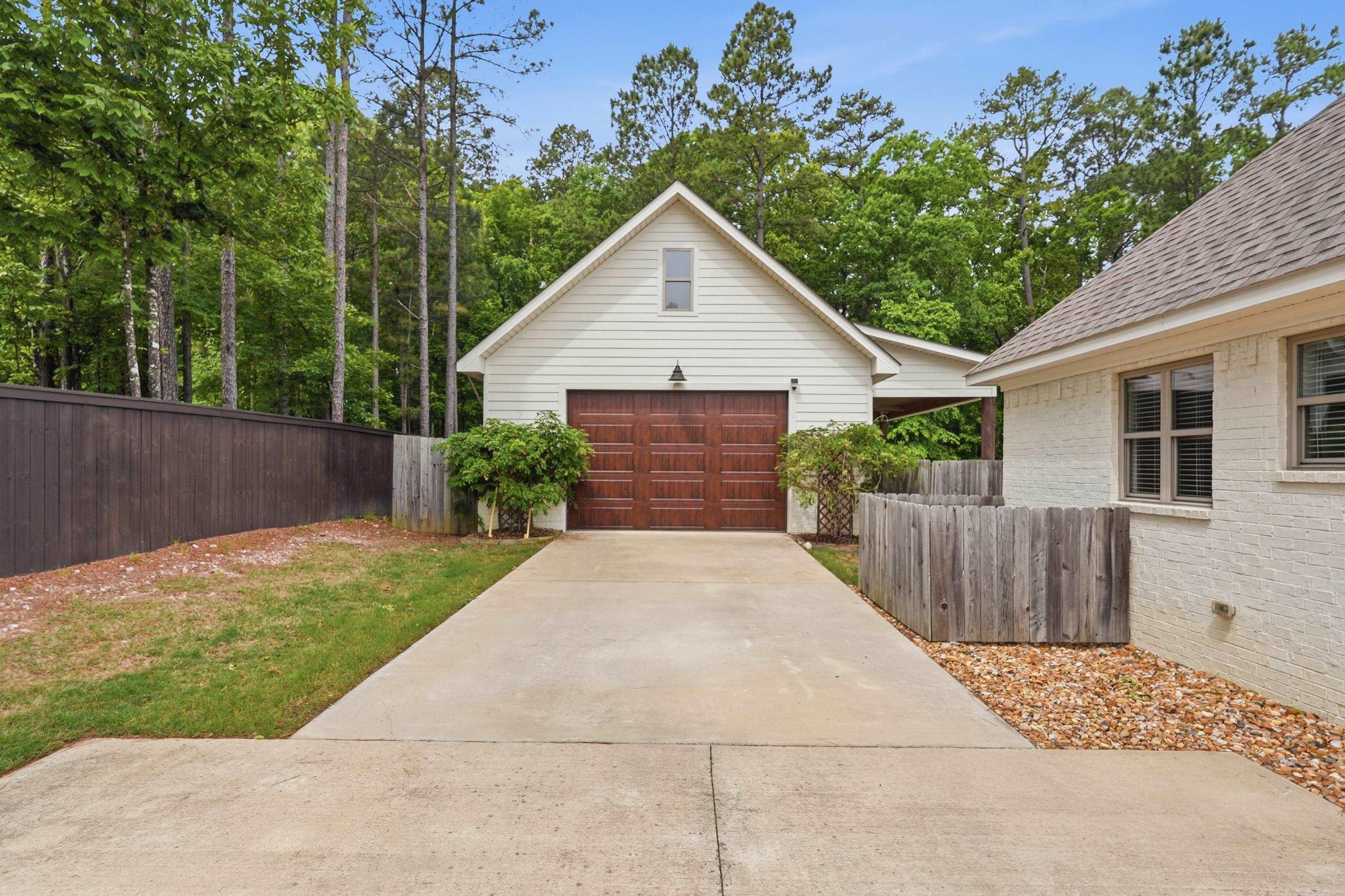 5048 Westridge Cir  Benton, AR