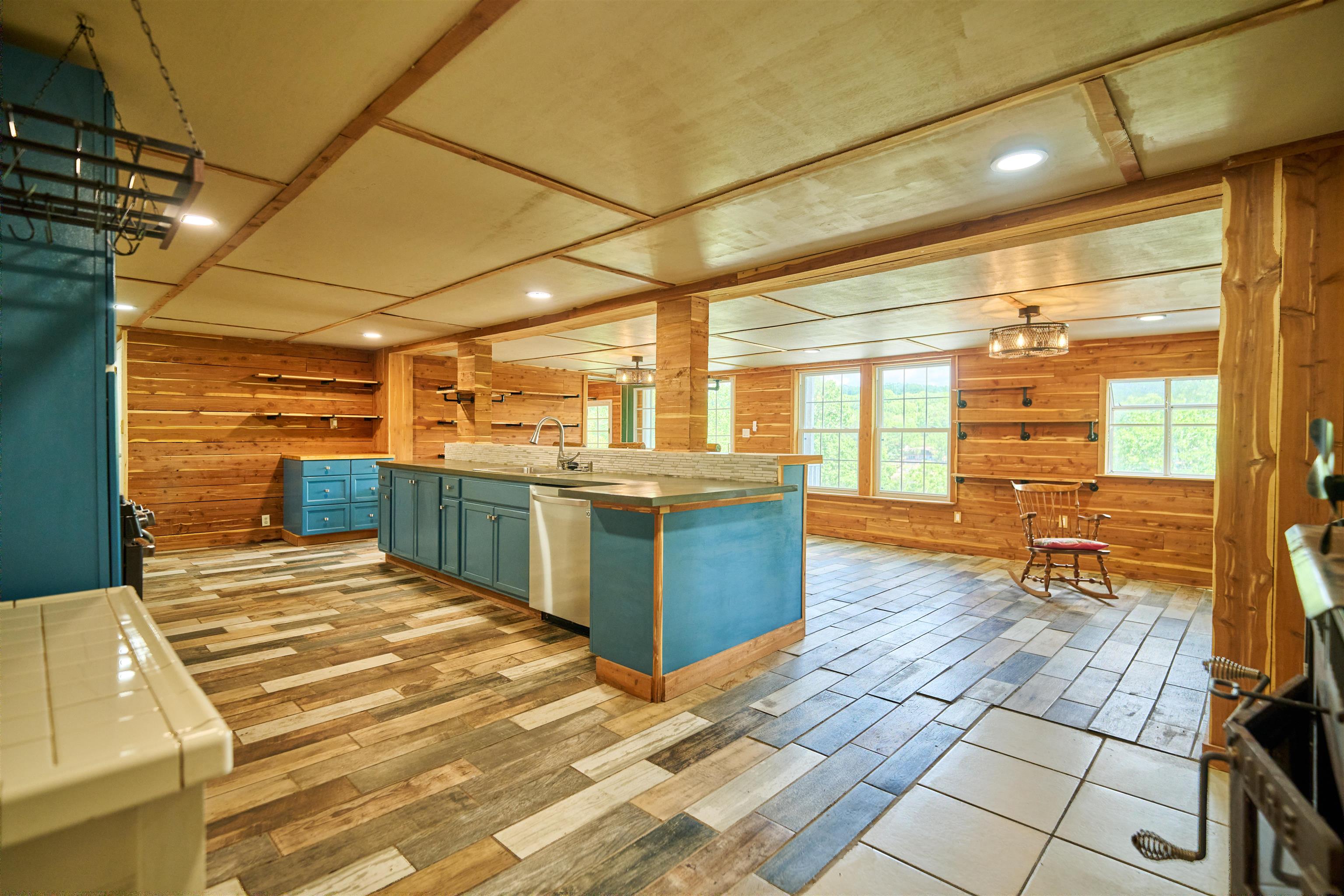 330 Robin Hood Ln  Hardy, AR
