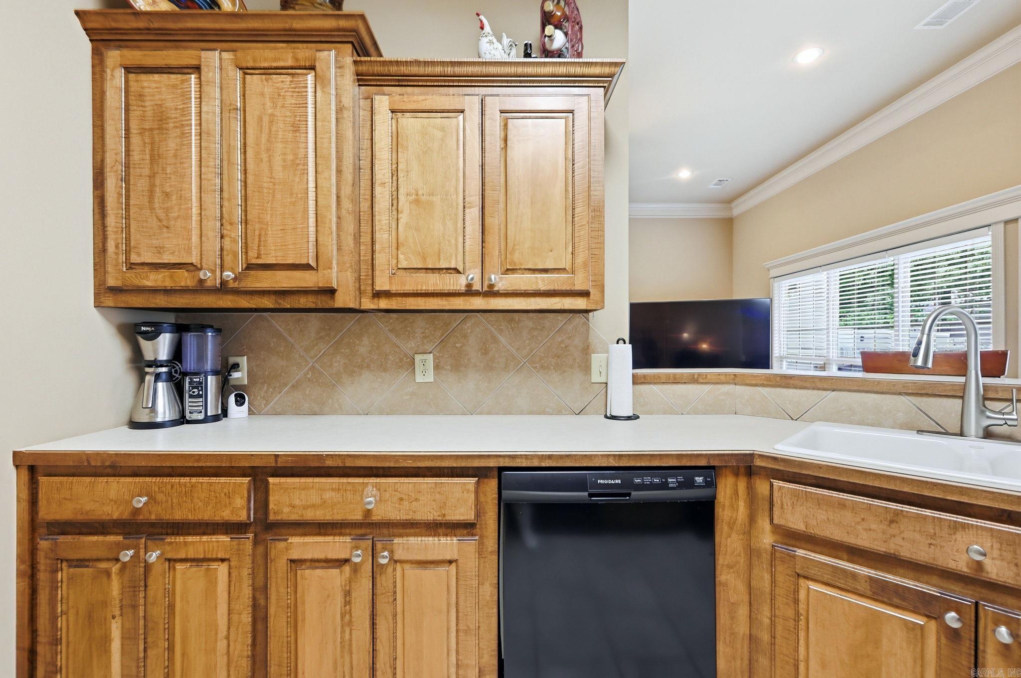 109 Valderrama  Haskell, AR