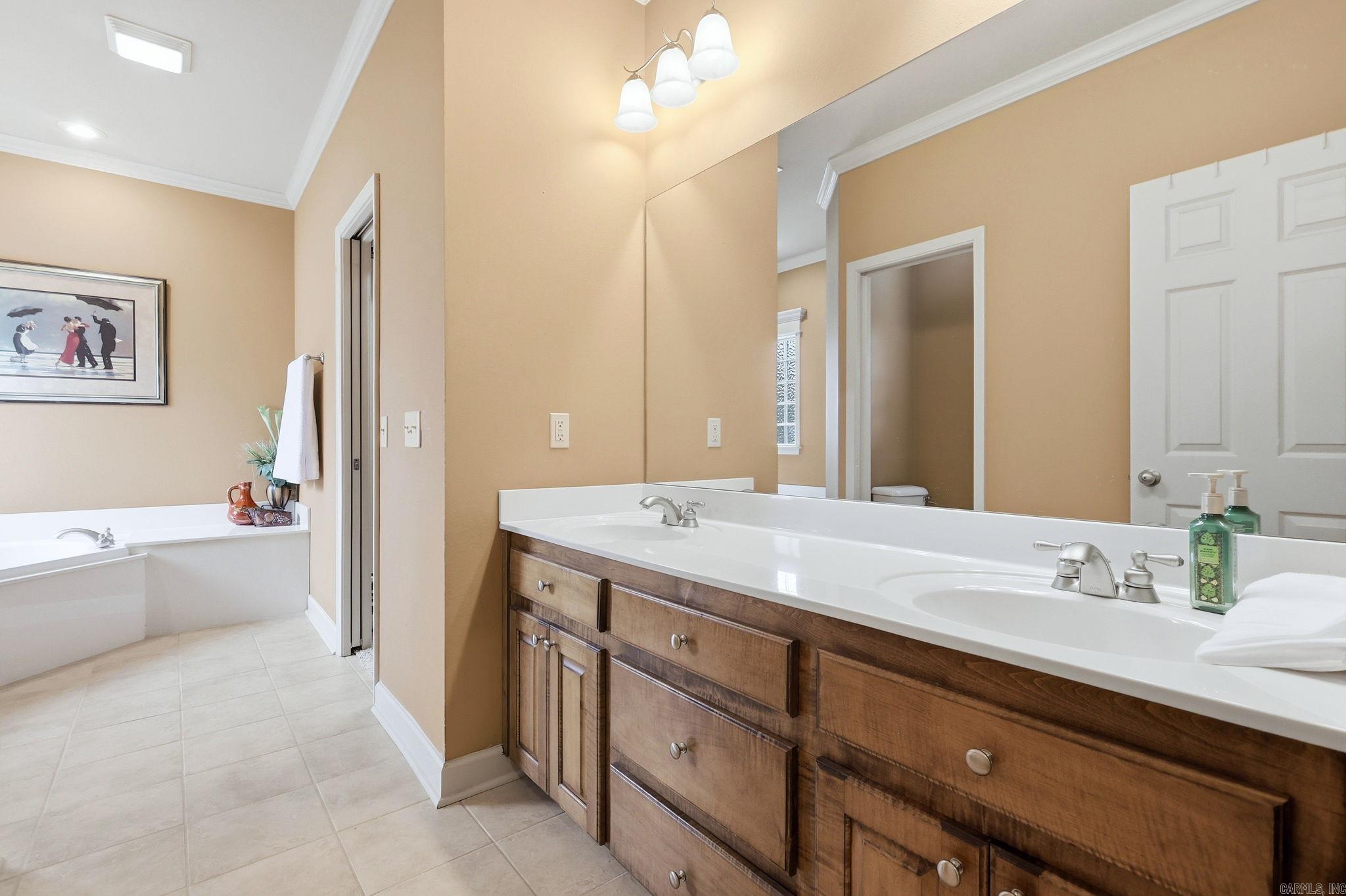 109 Valderrama  Haskell, AR