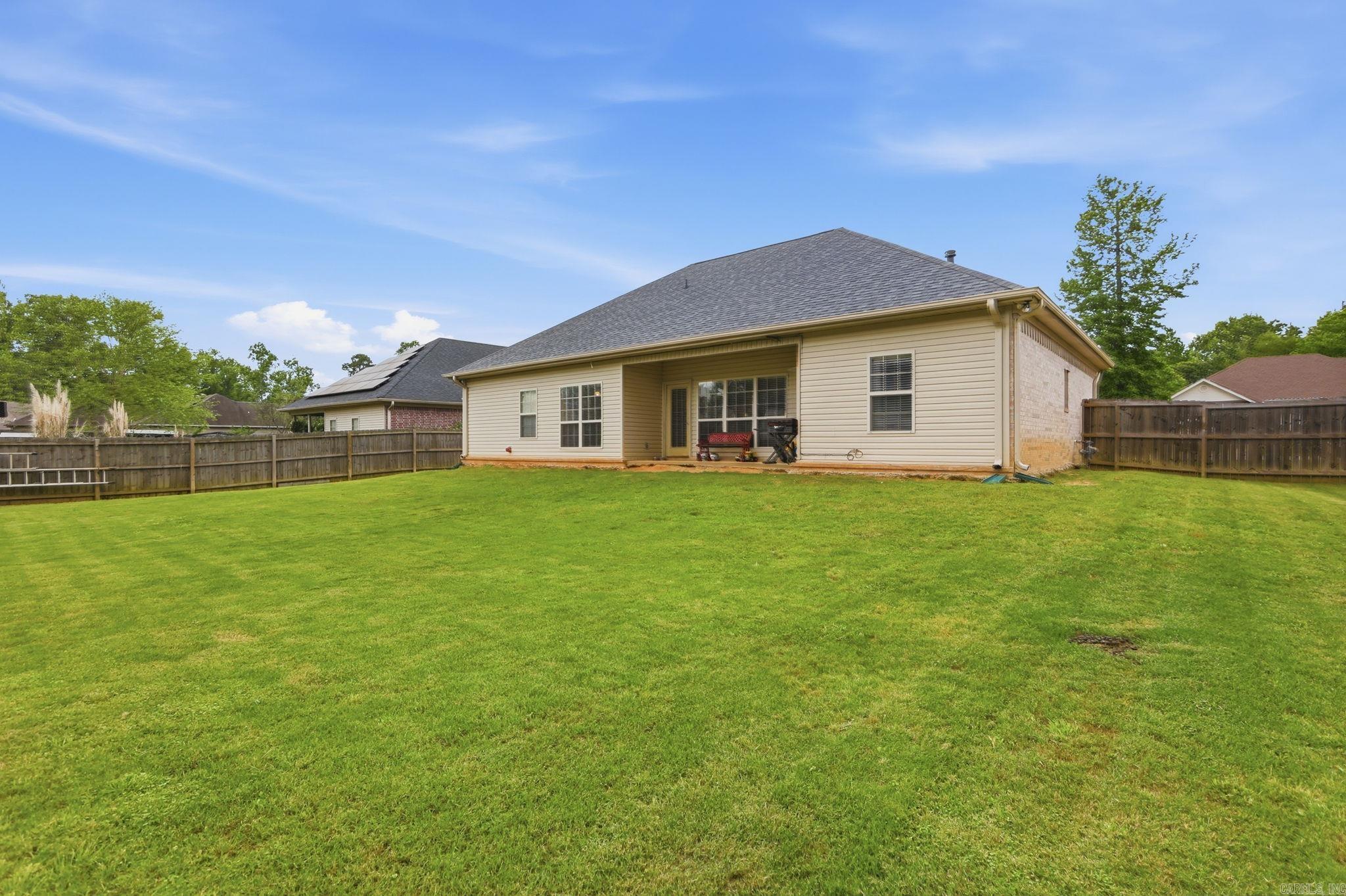 109 Valderrama  Haskell, AR