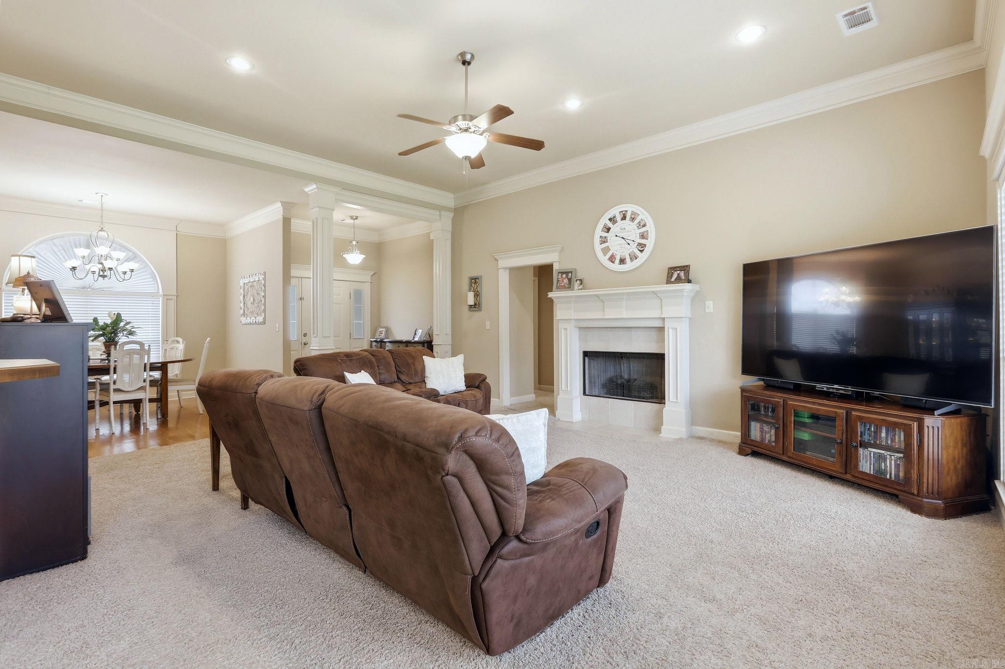 109 Valderrama  Haskell, AR