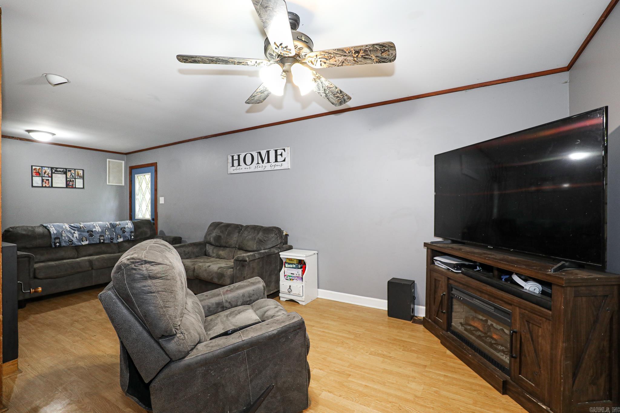 2215 GWIN LANE  Benton, AR