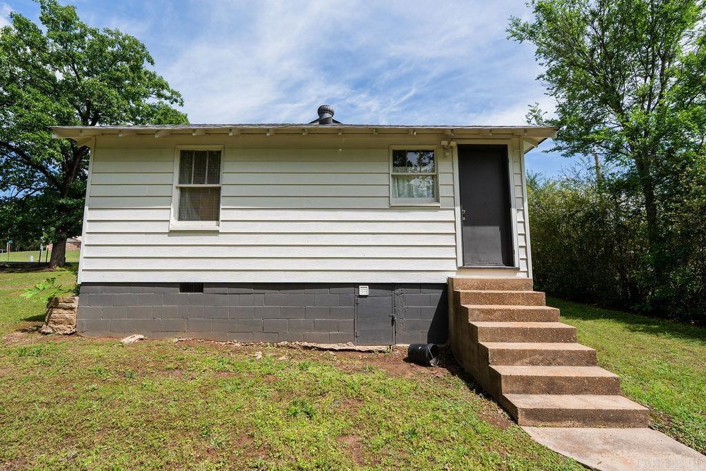 1323 W Searcy  Heber Springs, AR