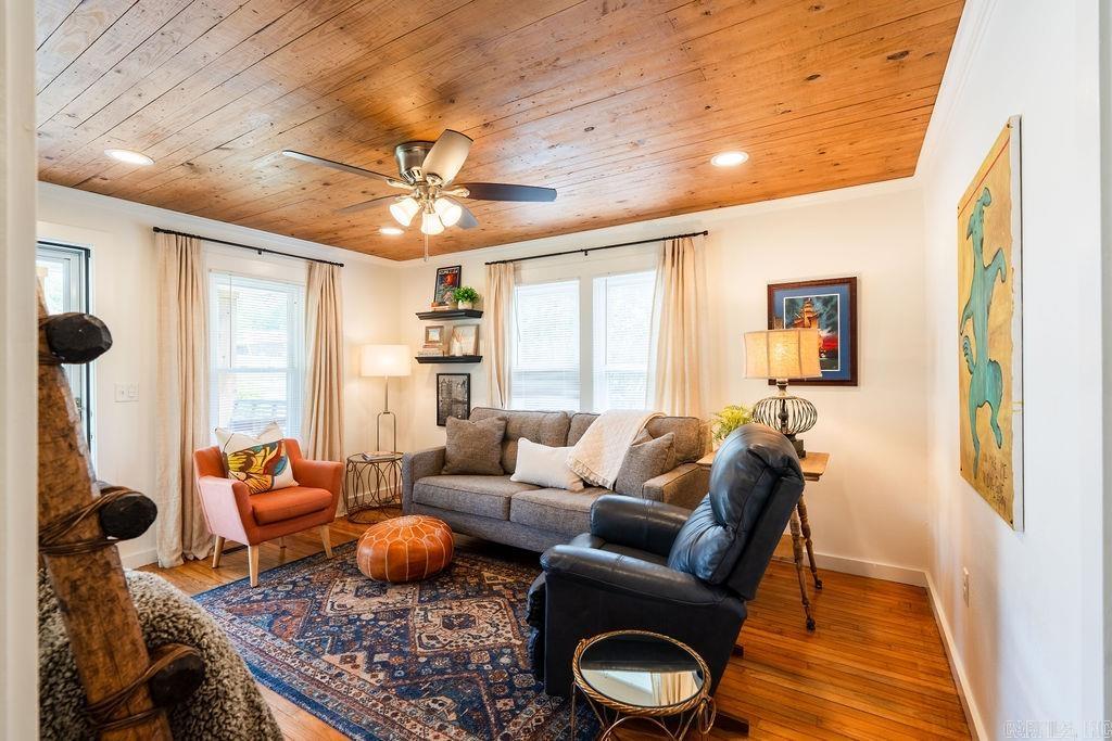 1323 W Searcy  Heber Springs, AR