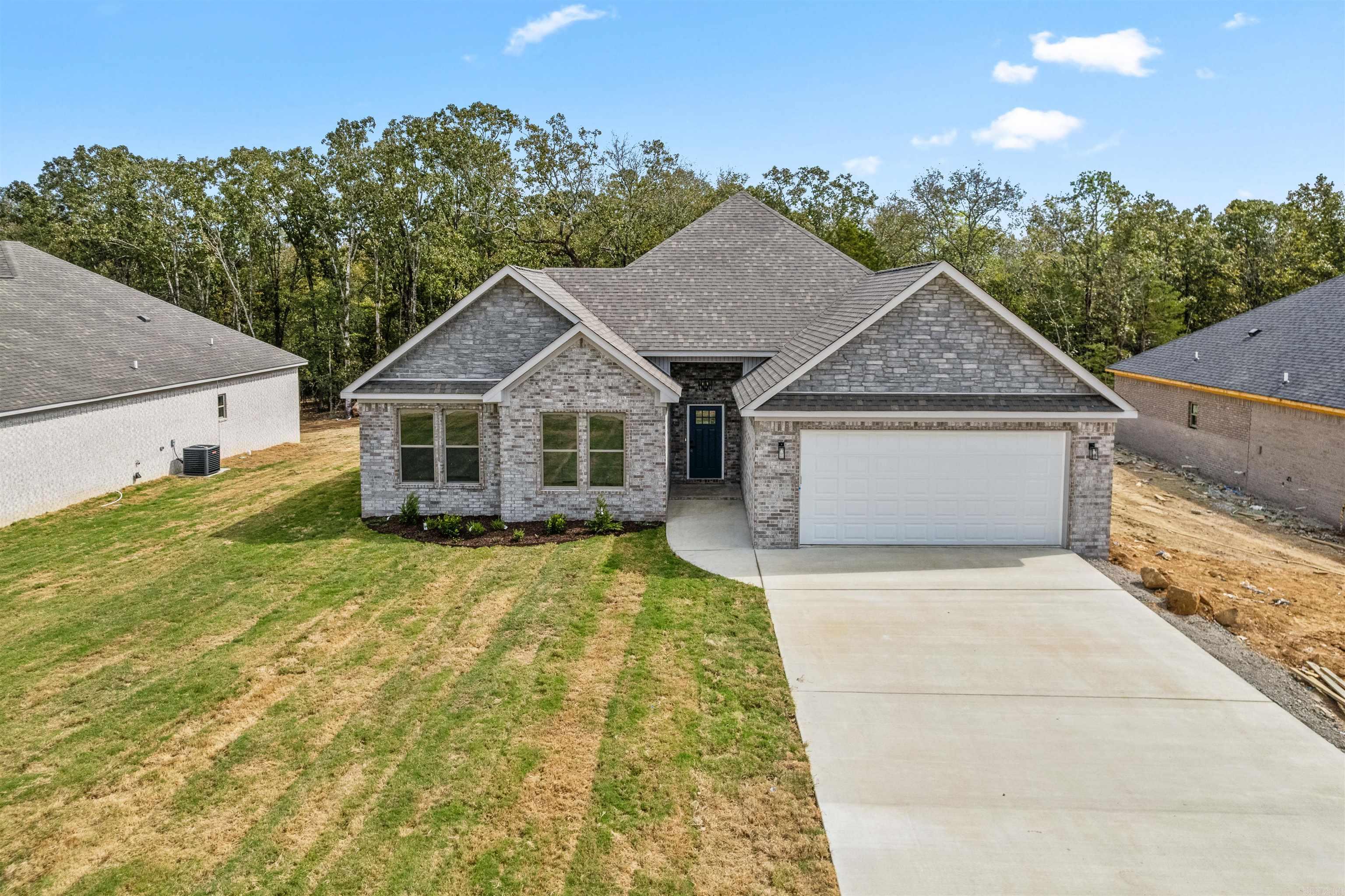 524 Madeleine Circle