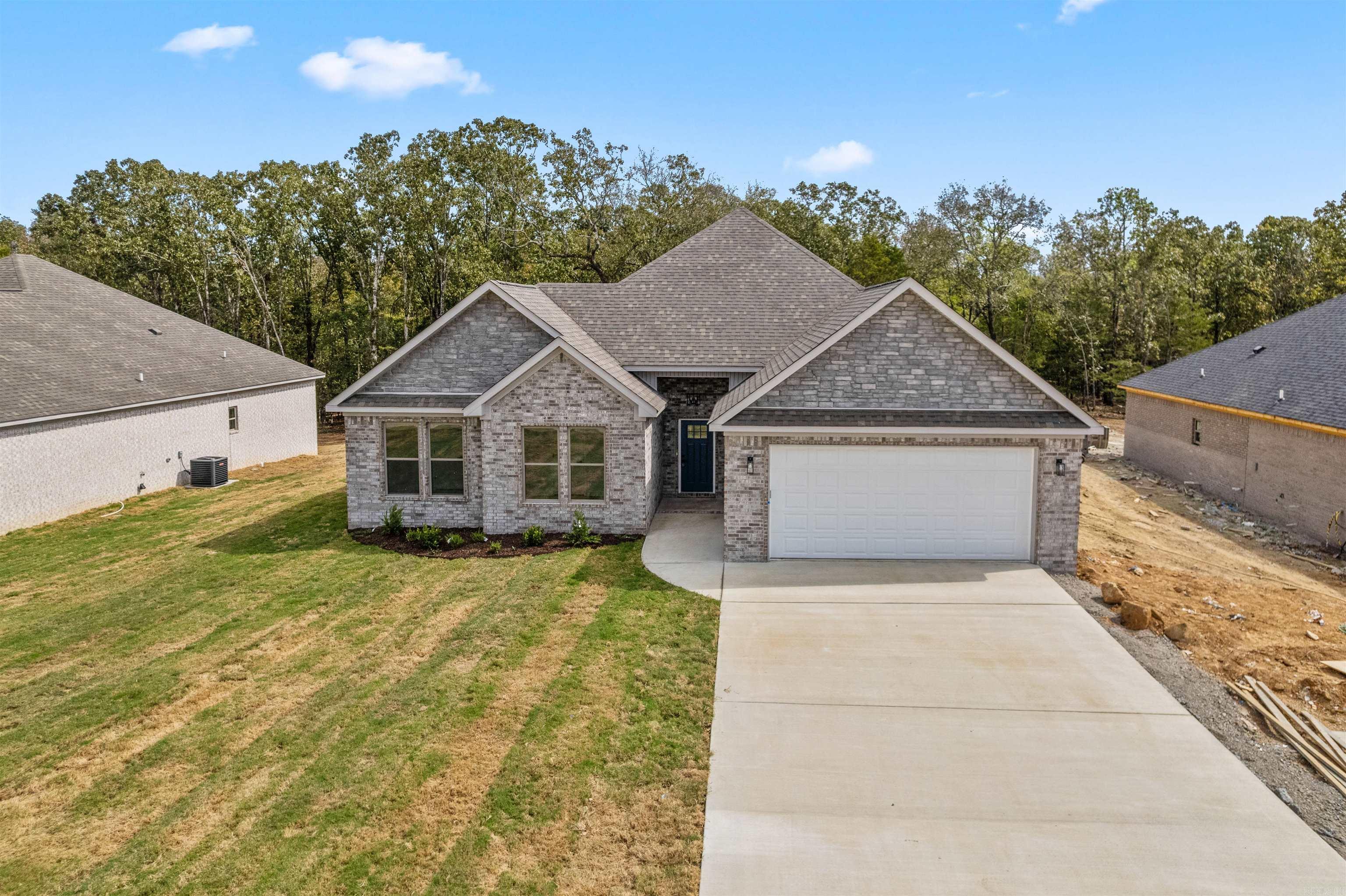 524 Madeleine  Austin, AR