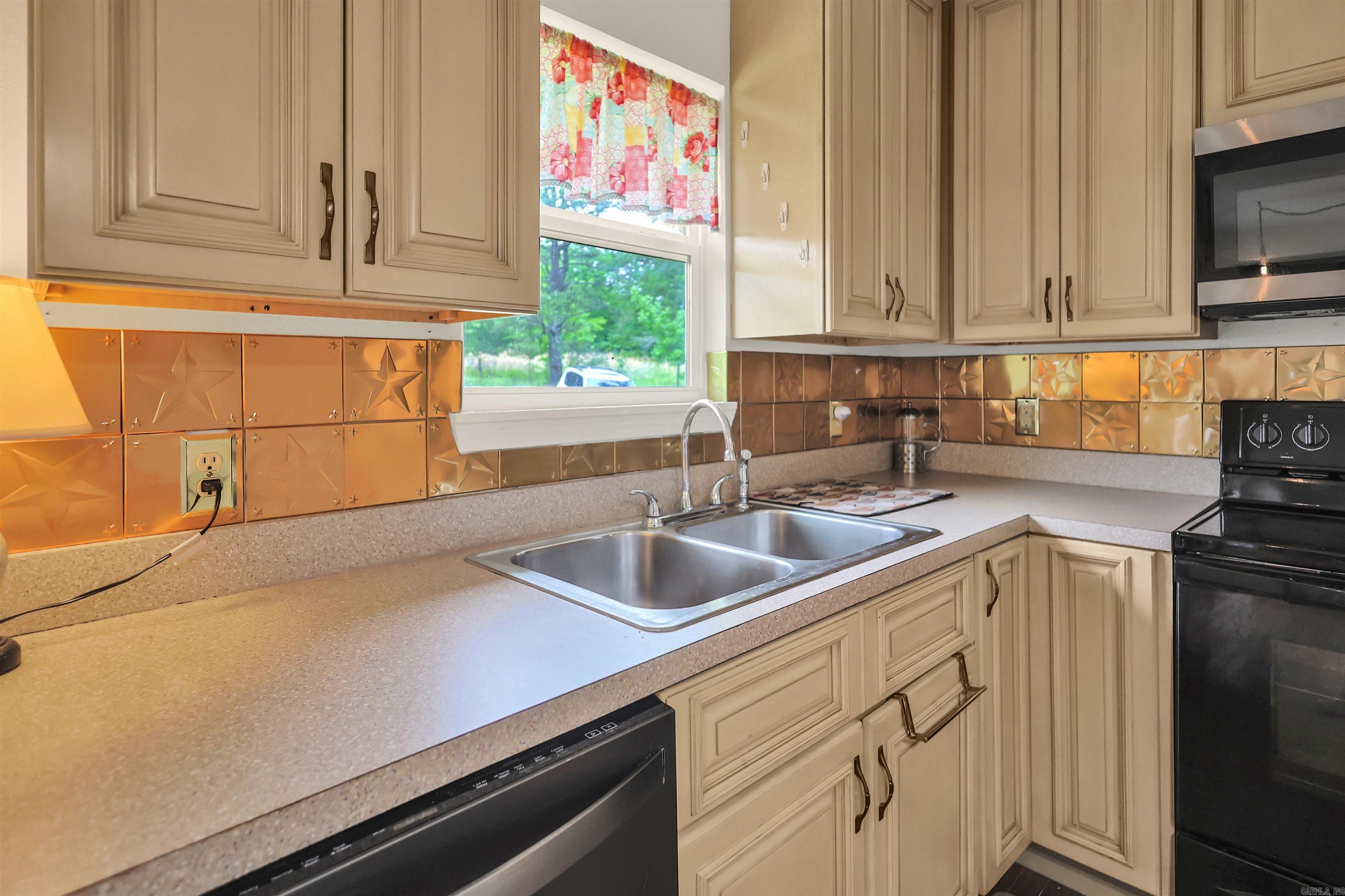 549 Oak Grove  Caddo Gap, AR