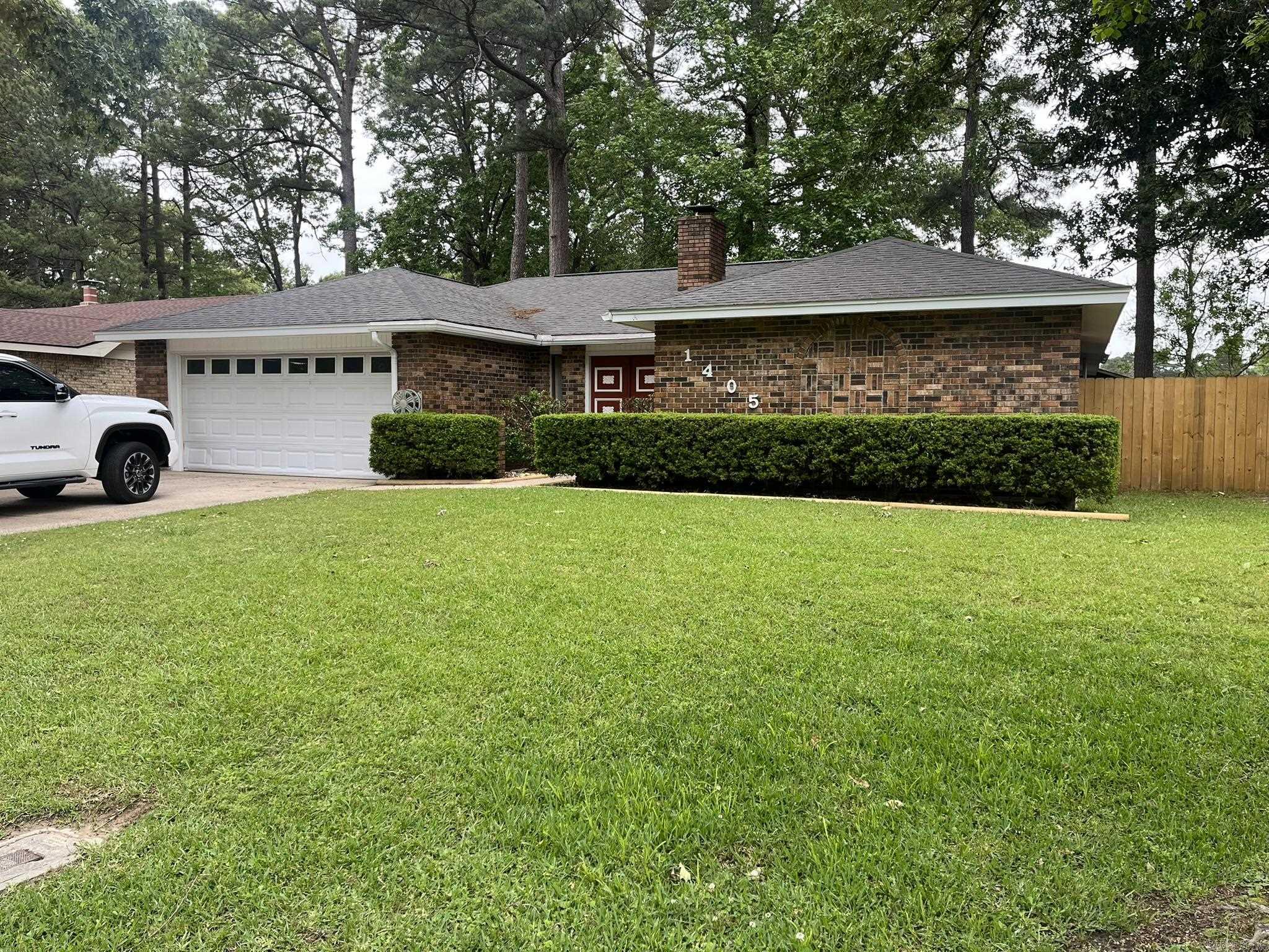 1405 Silver Fox Pine Bluff, AR 71603-0000