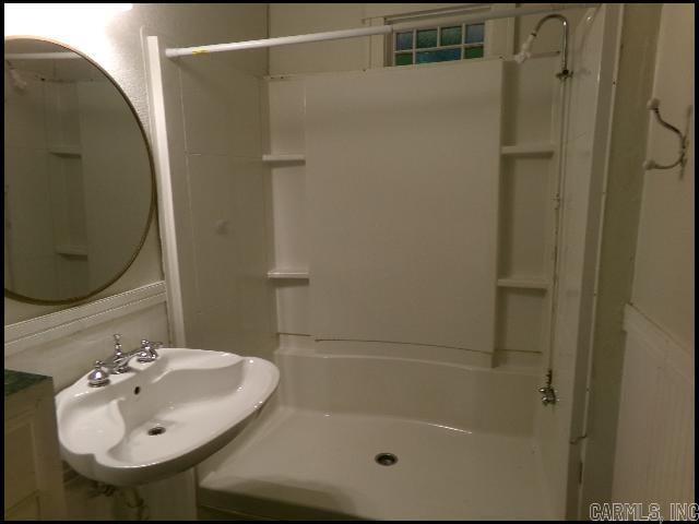 303 E Nichols  England, AR