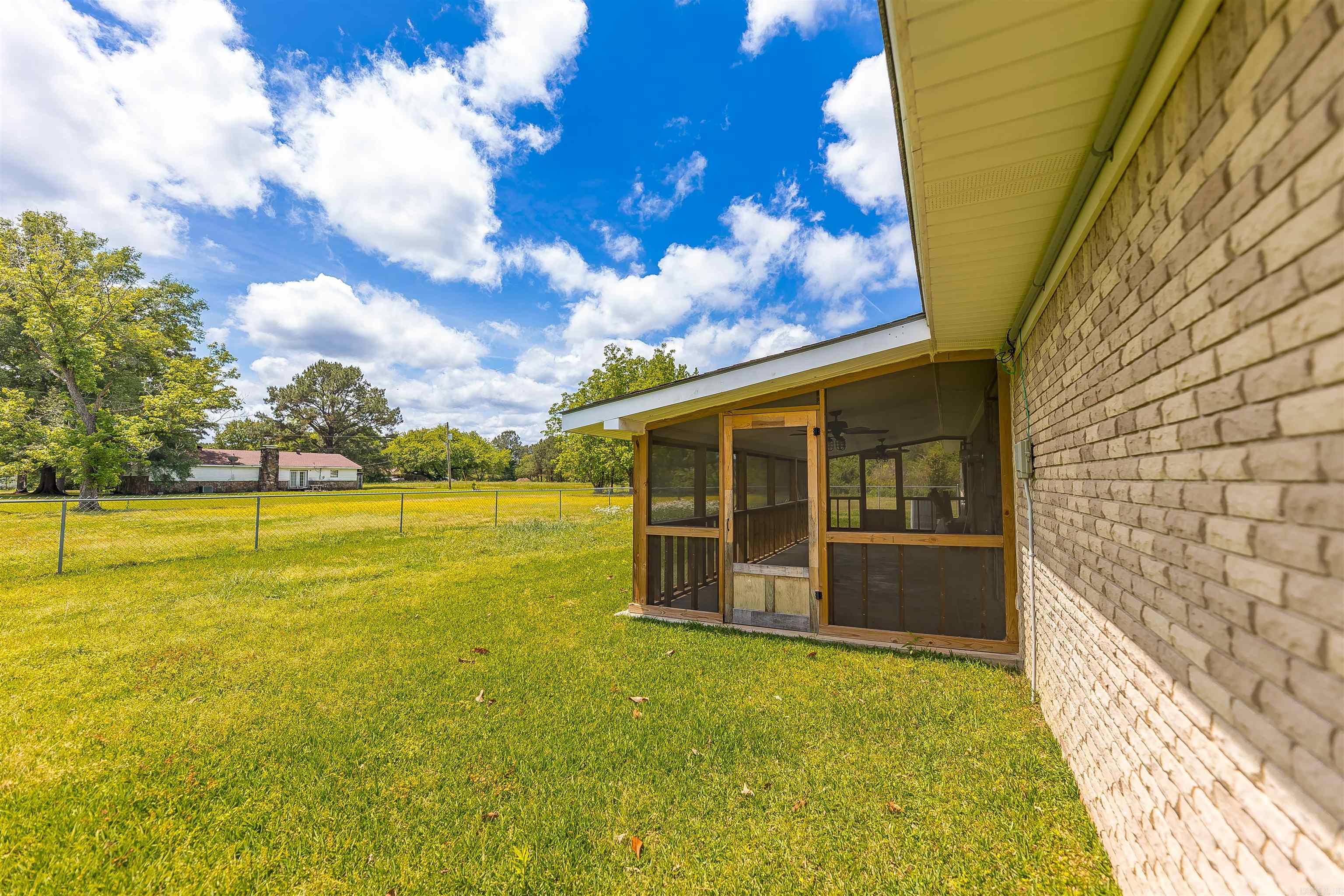137 Ouachita 406  Camden, AR