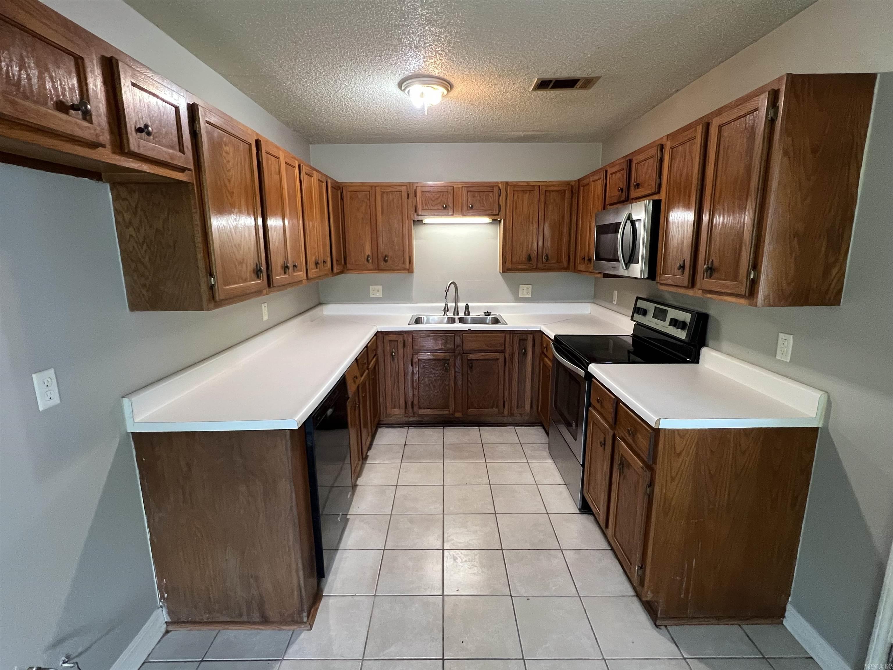 128 Field Crest Dr  Searcy, AR