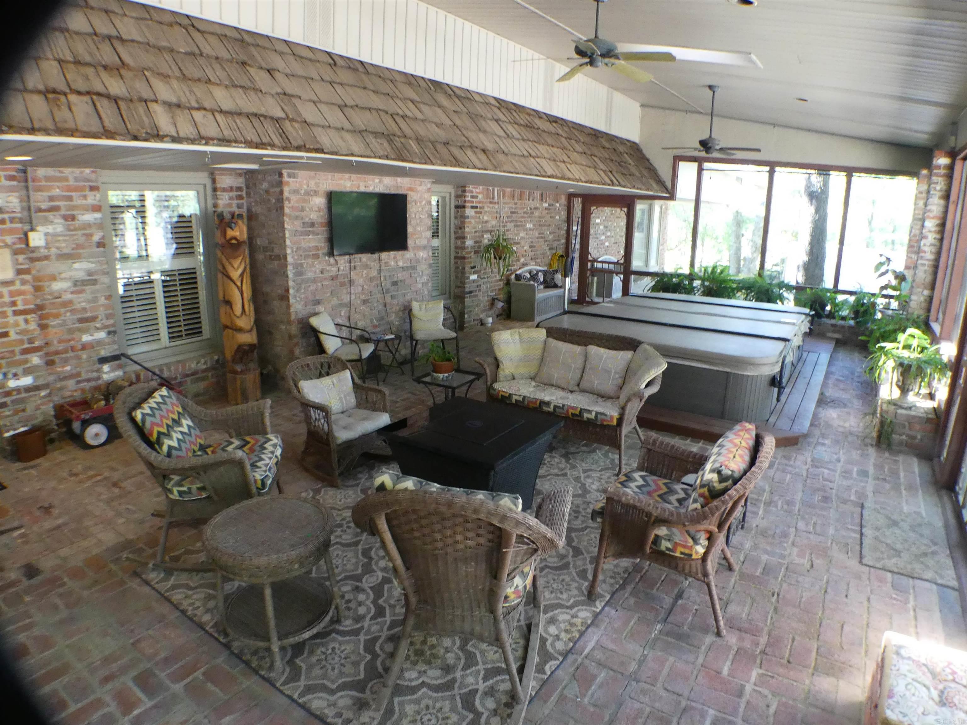 2205 Church Avenue Mena, AR 71953