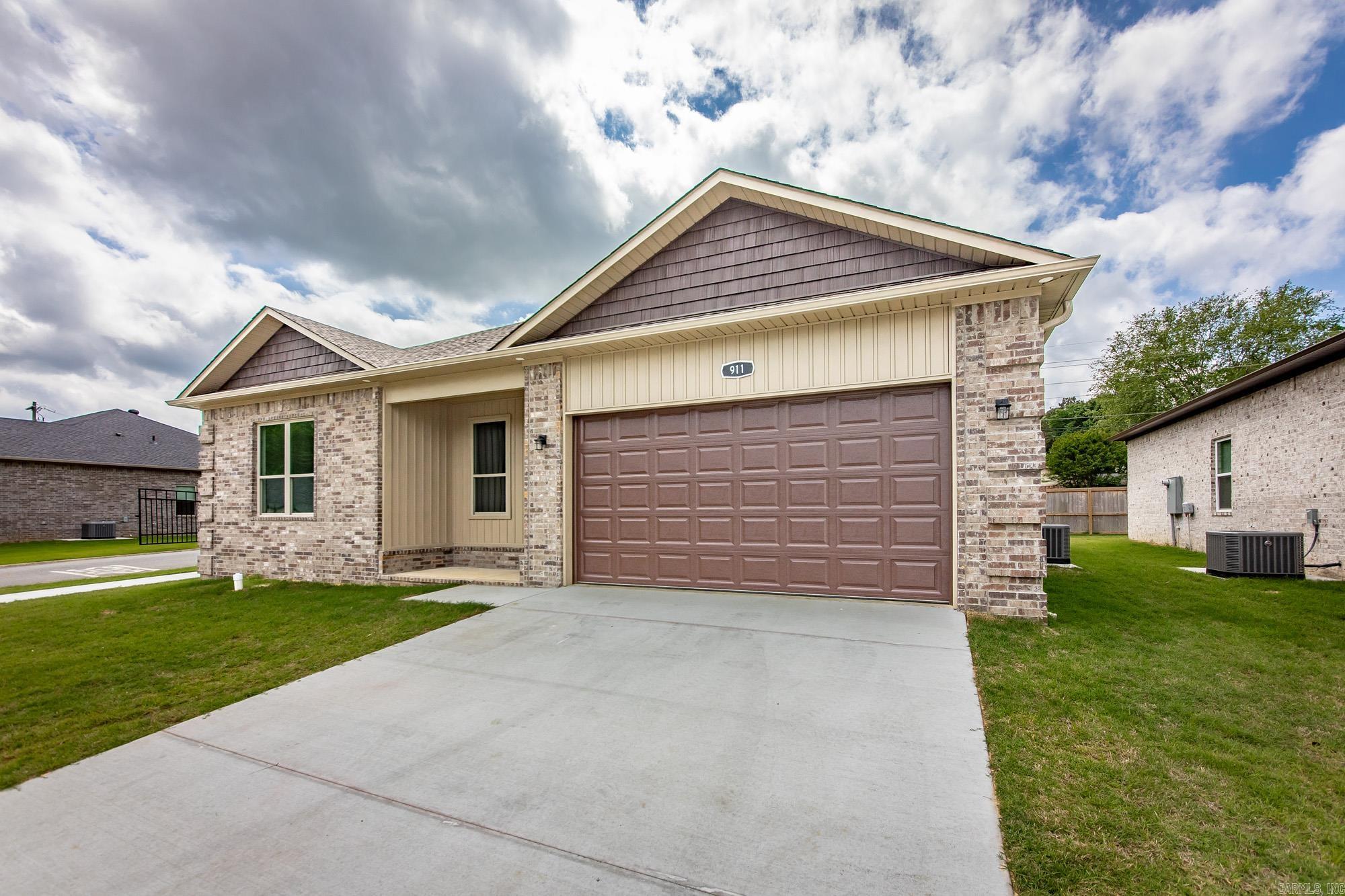 911 W Dell Vista  Cabot, AR