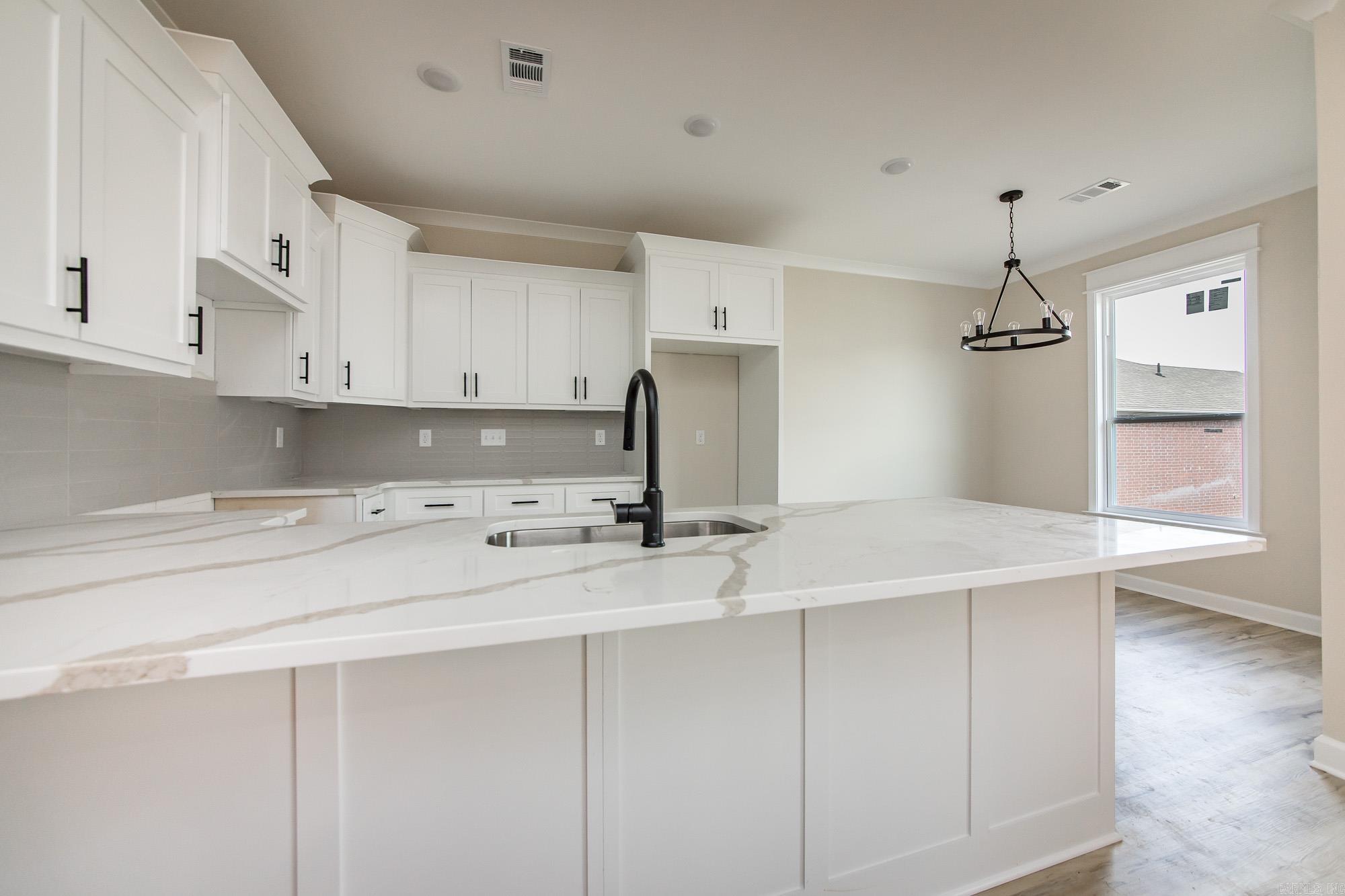 914 W Dell Vista Cove Cabot, AR 72023