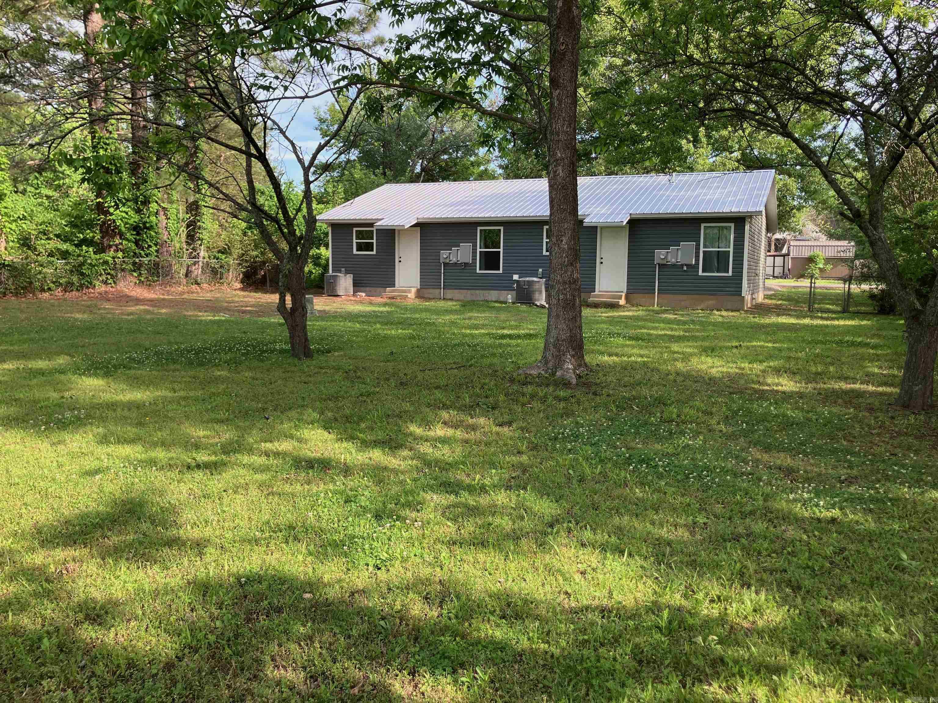 411 Park  Bradford, AR