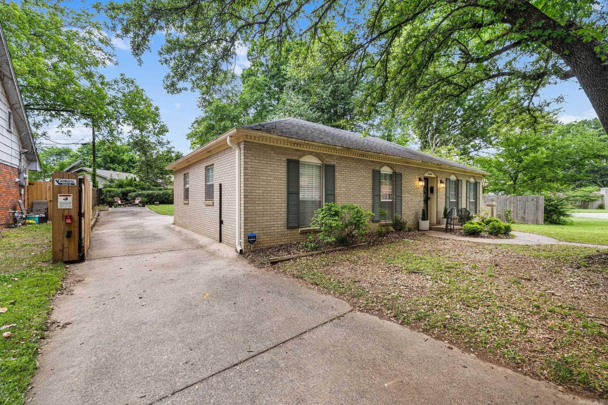 44 Warwick  Little Rock, AR