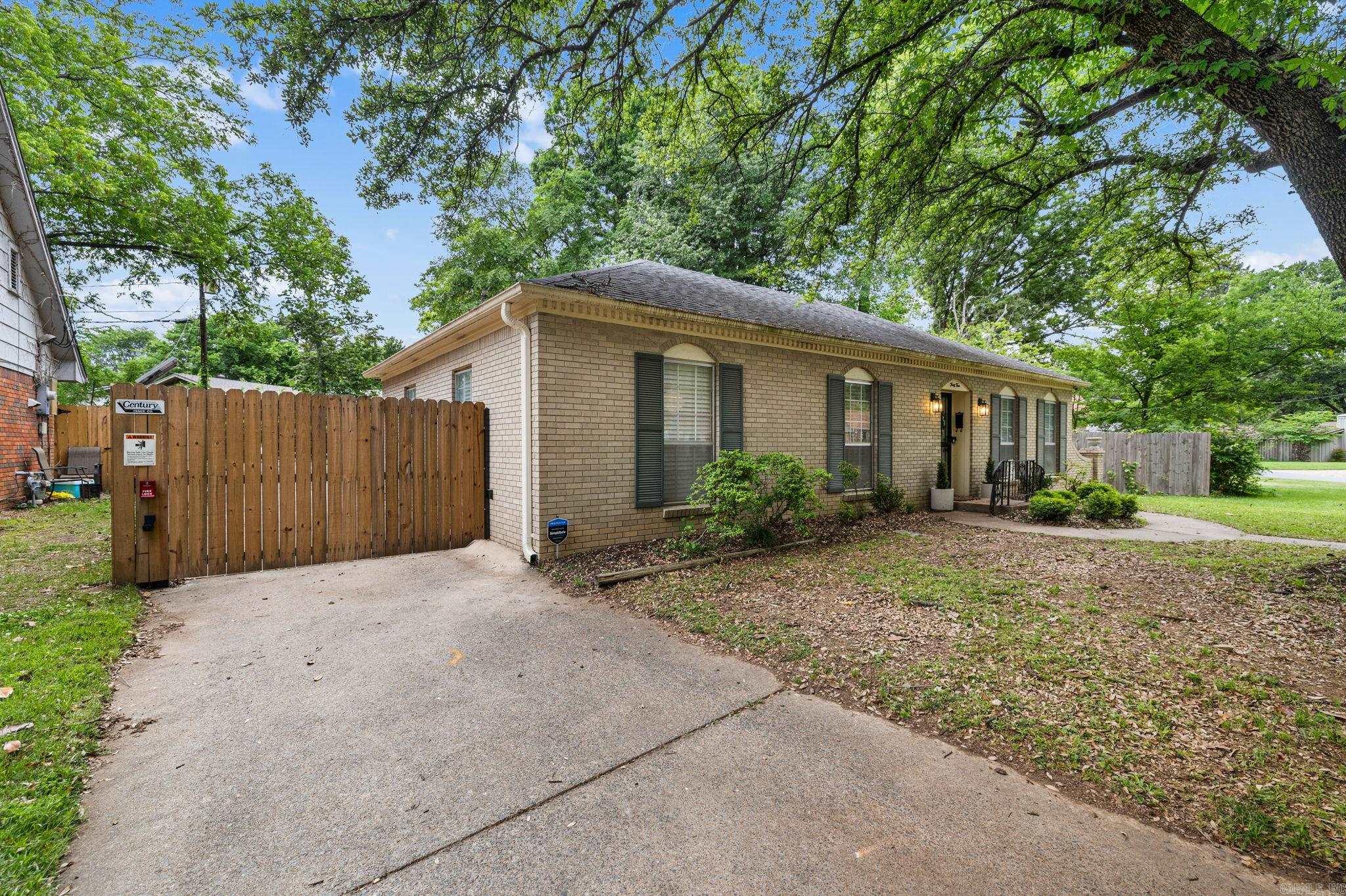 44 Warwick  Little Rock, AR