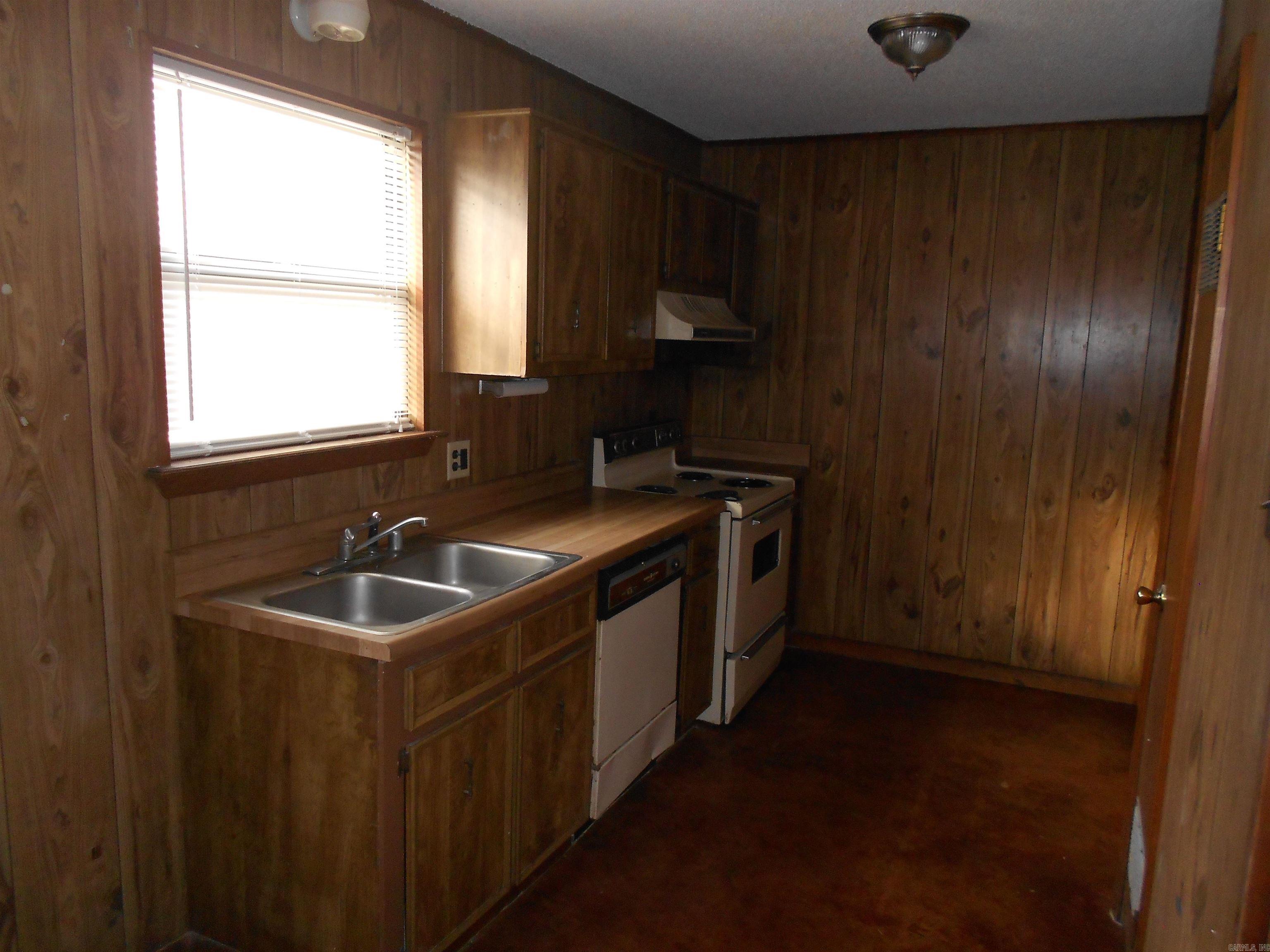 1505 N Poplar  North Little Rock, AR