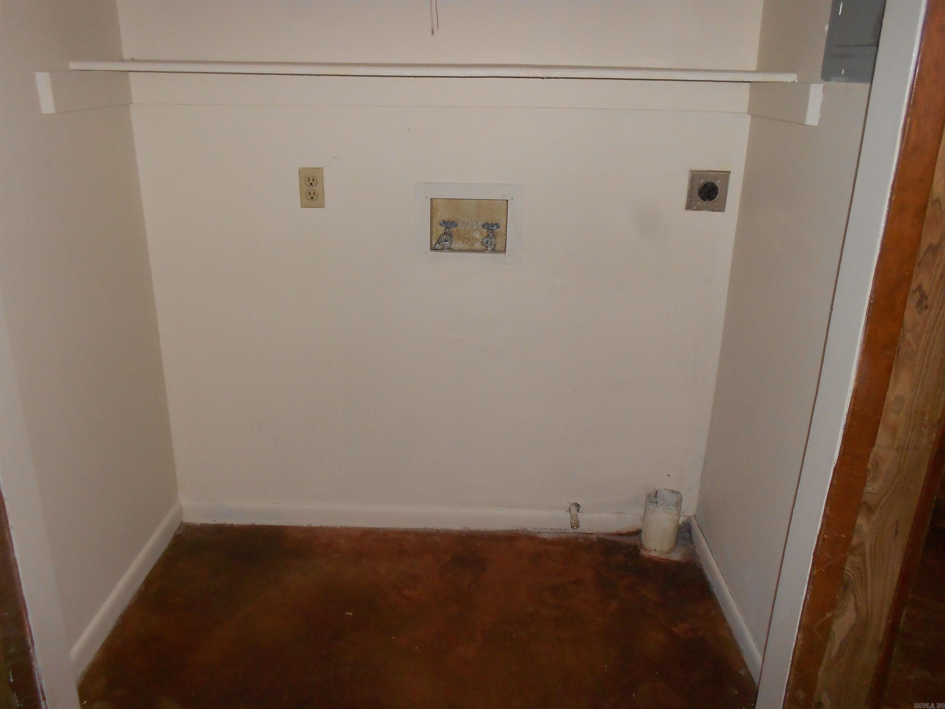 1505 N Poplar  North Little Rock, AR
