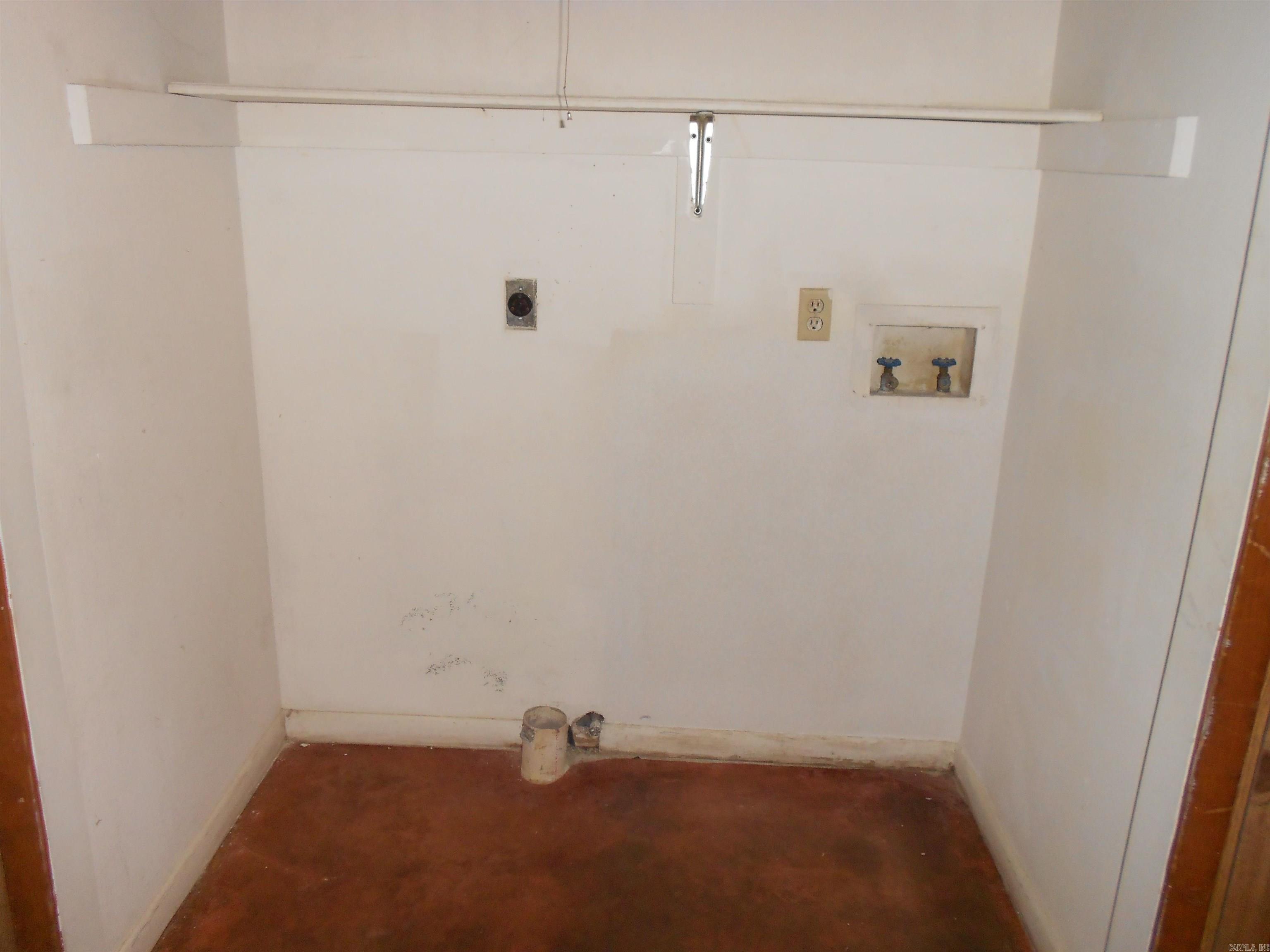 1505 N Poplar  North Little Rock, AR