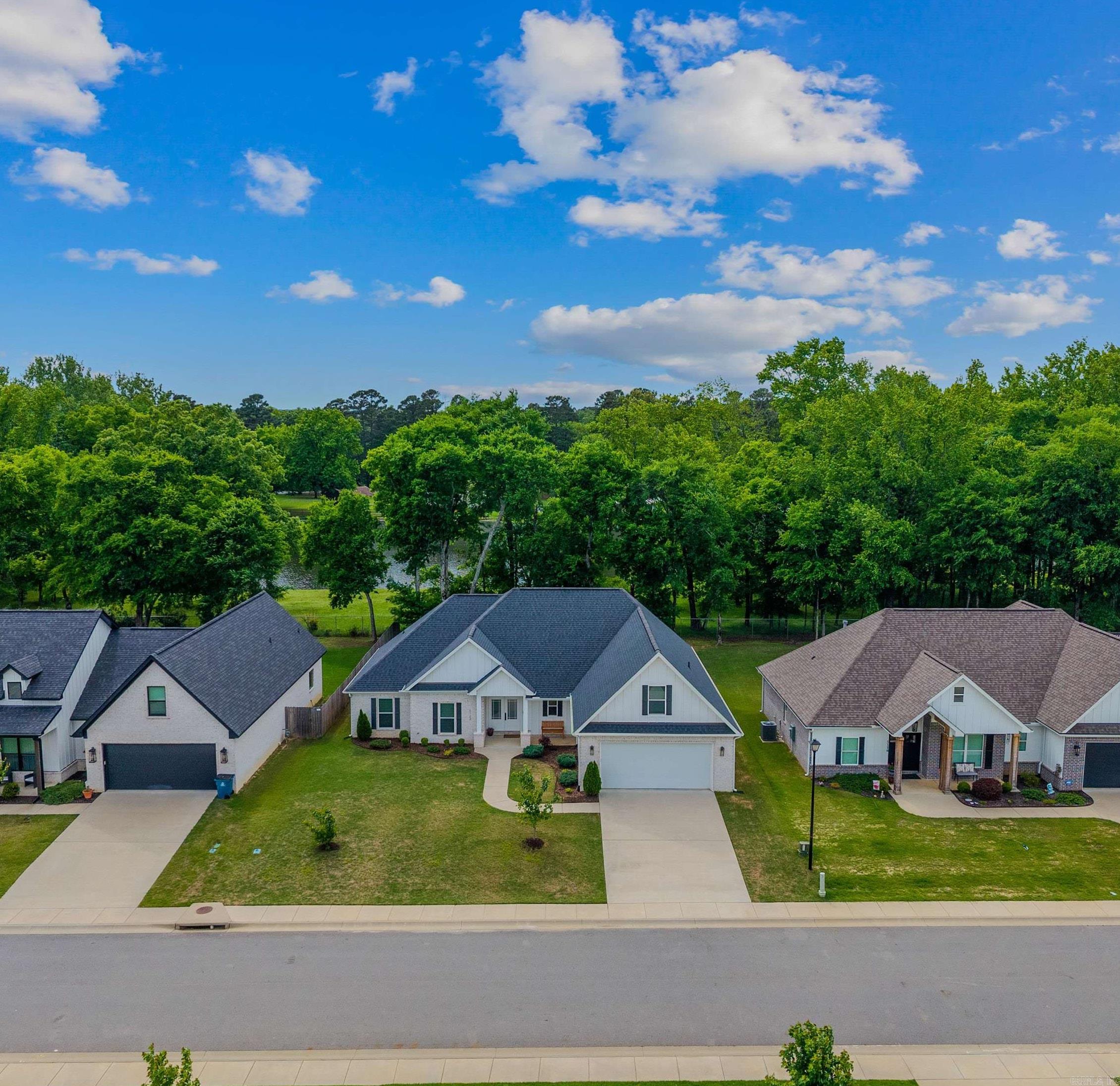 5112 Castaway Bay Dr  Benton, AR