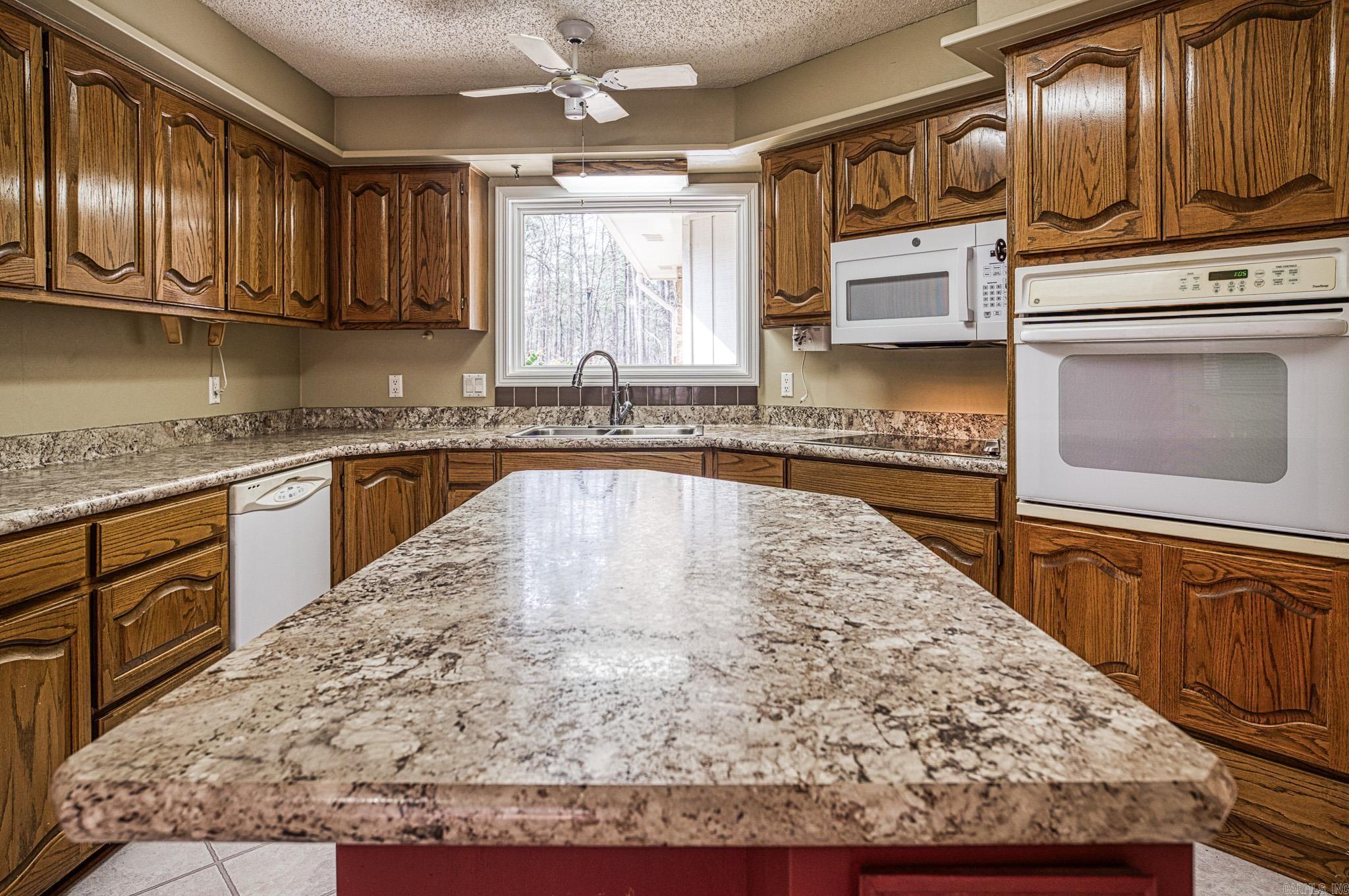 7 Camarzana Lane  Hot Springs Village, AR