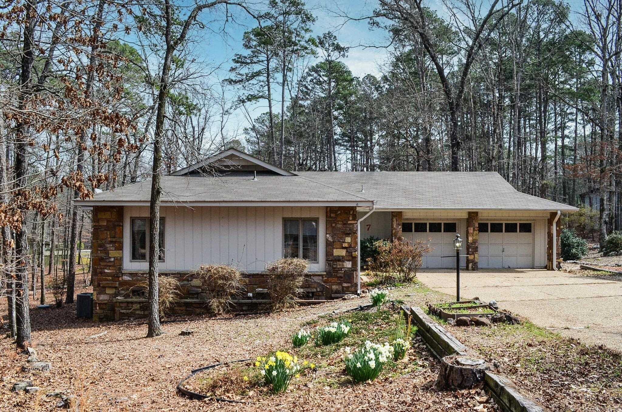 7 Camarzana Lane  Hot Springs Village, AR