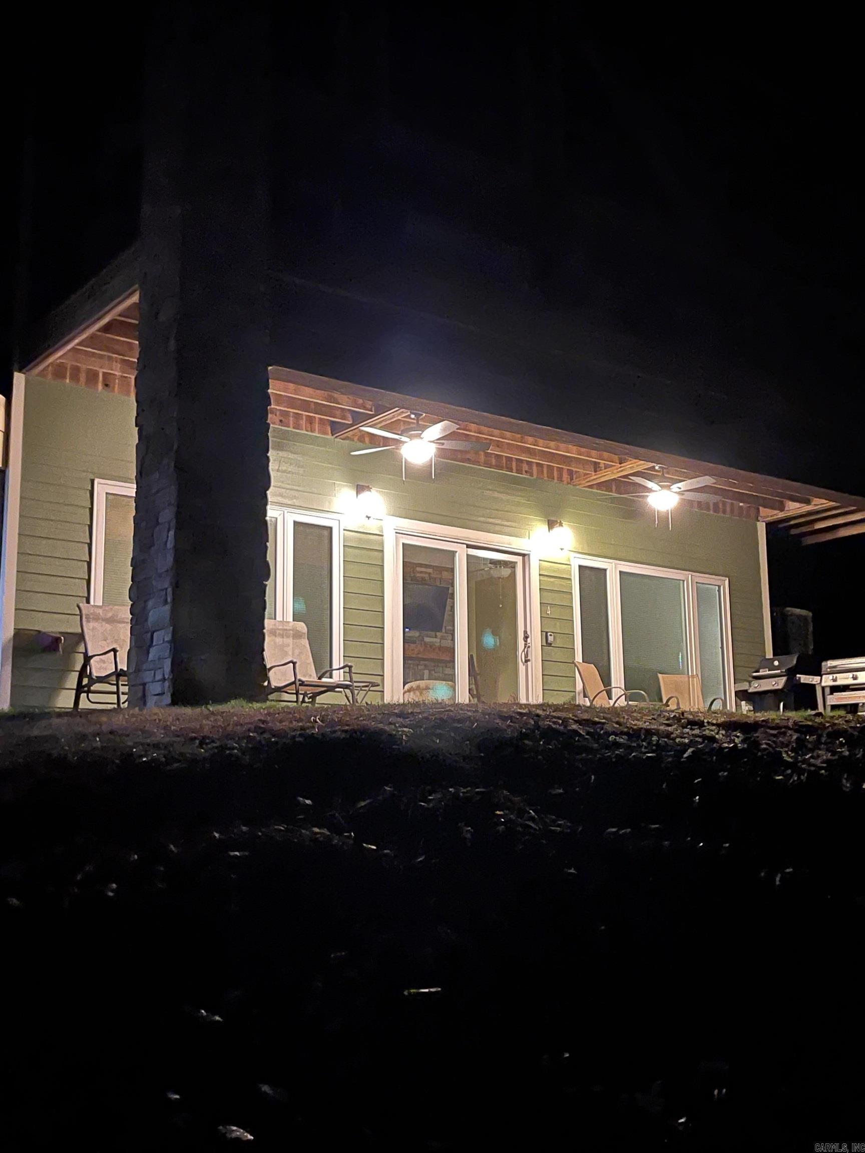85 Lakeshore  Greers Ferry, AR