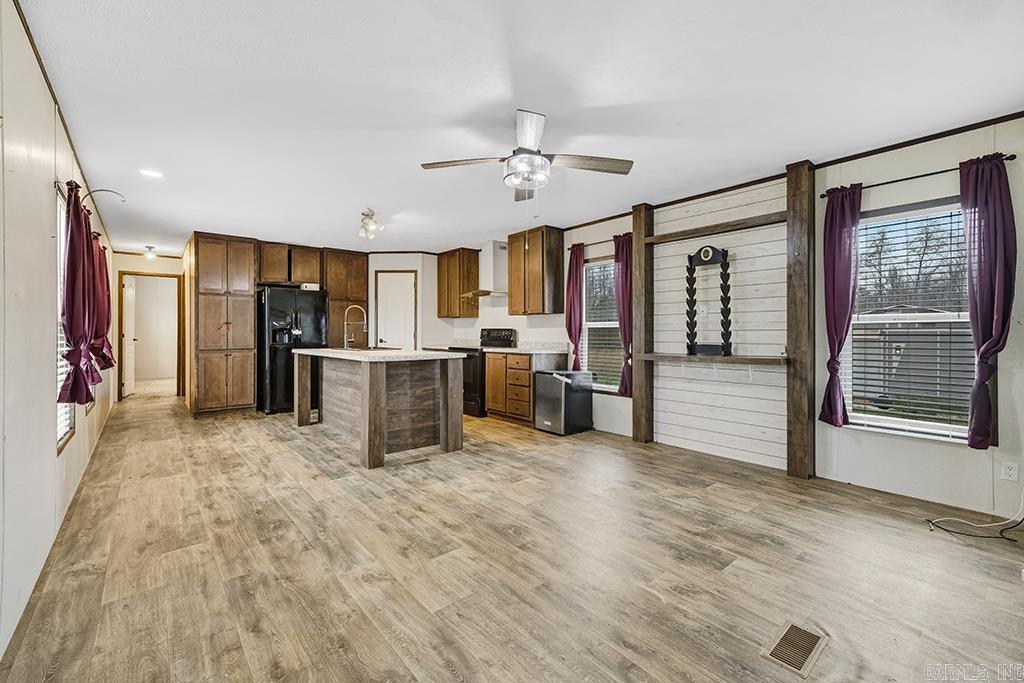 6136 N Highway 29  Blevins, AR