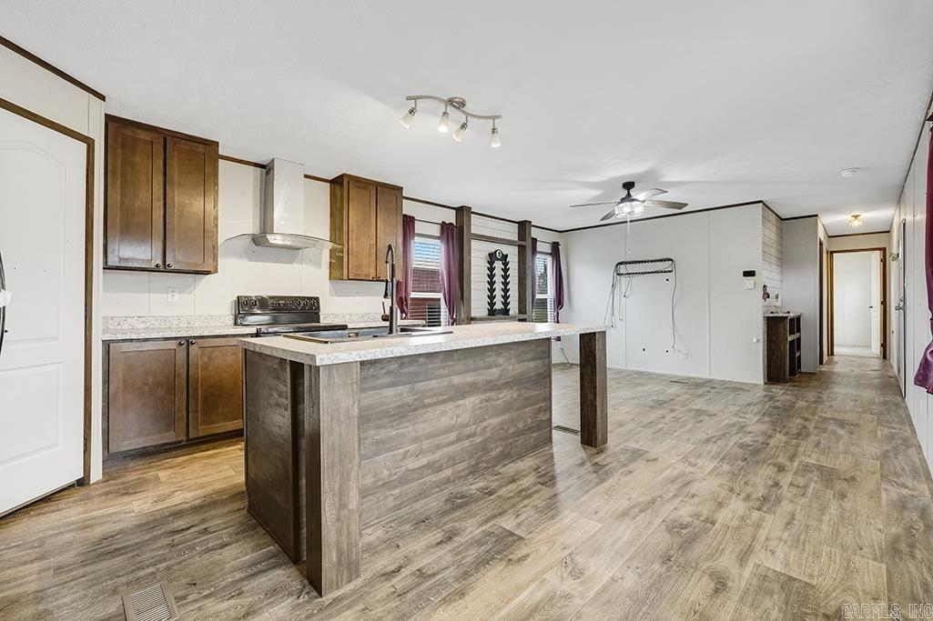 6136 N Highway 29  Blevins, AR
