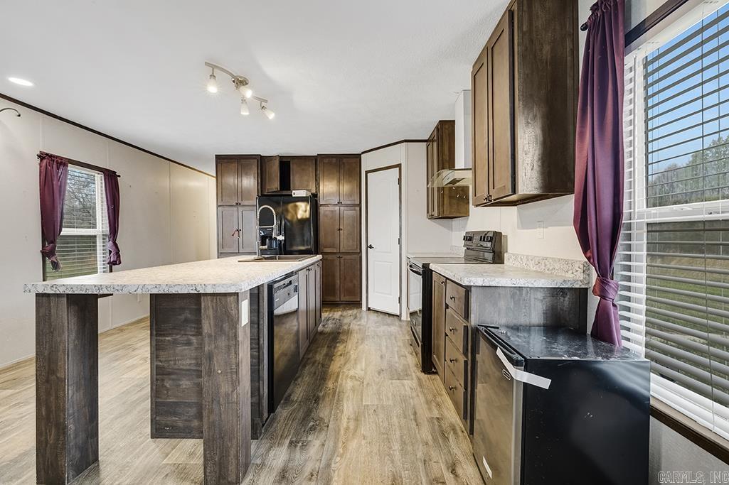 6136 N Highway 29  Blevins, AR