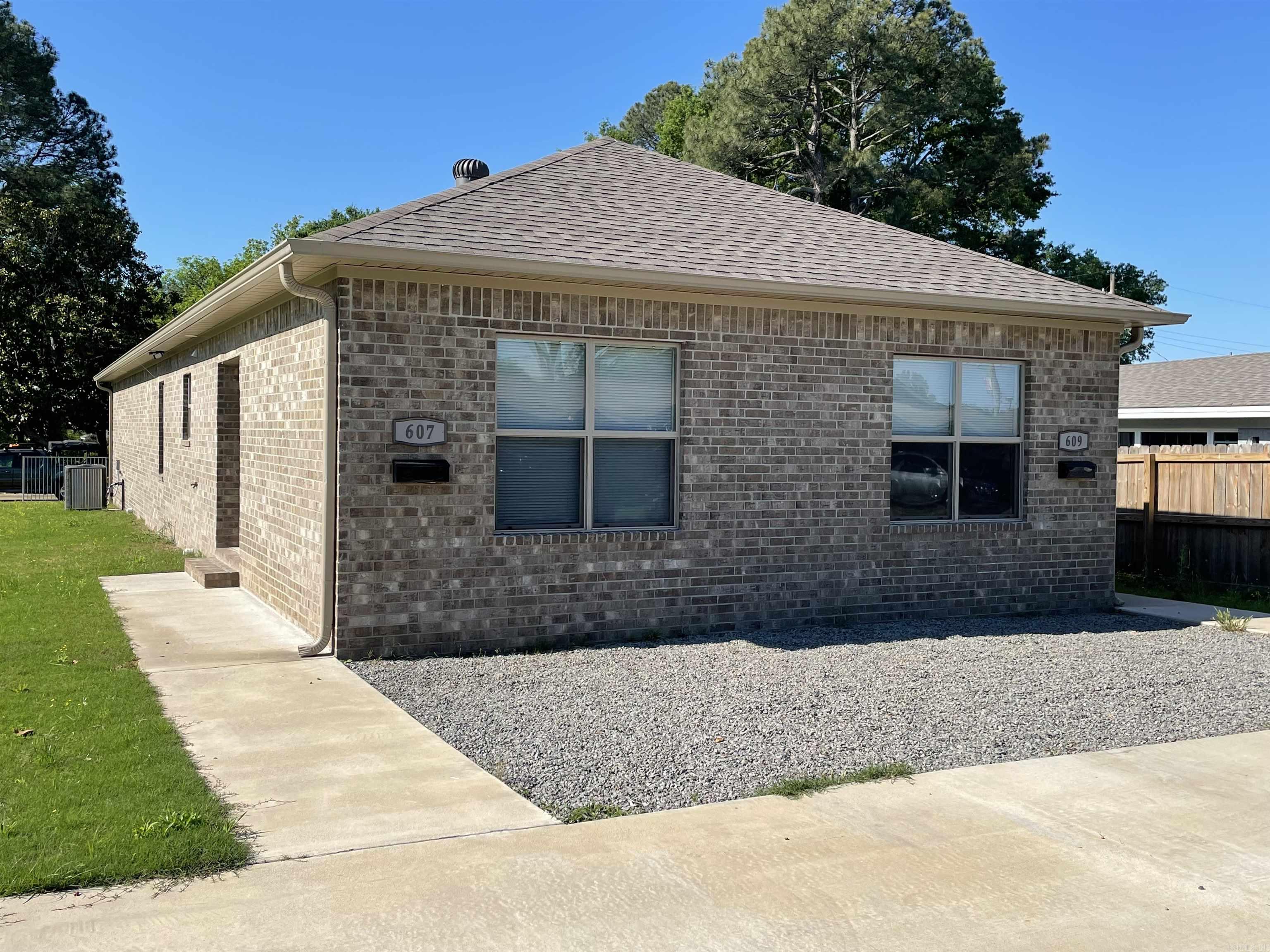 607 & 609 Lenora  Jacksonville, AR