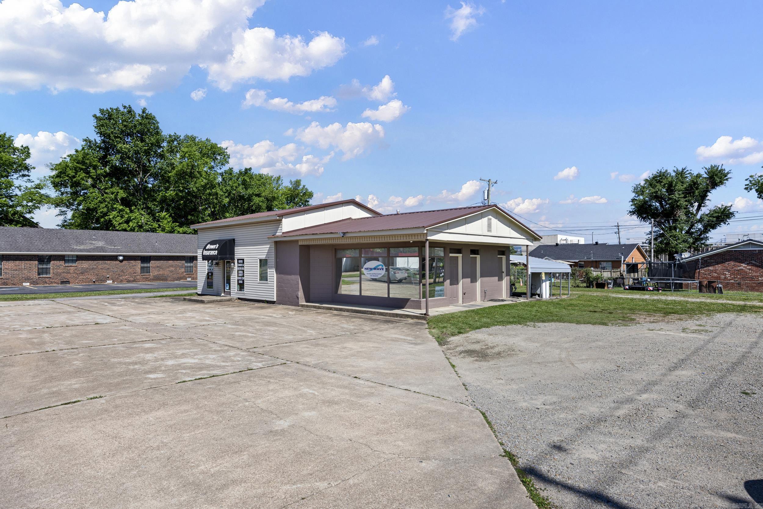 309 E Main St  Clarksville, AR