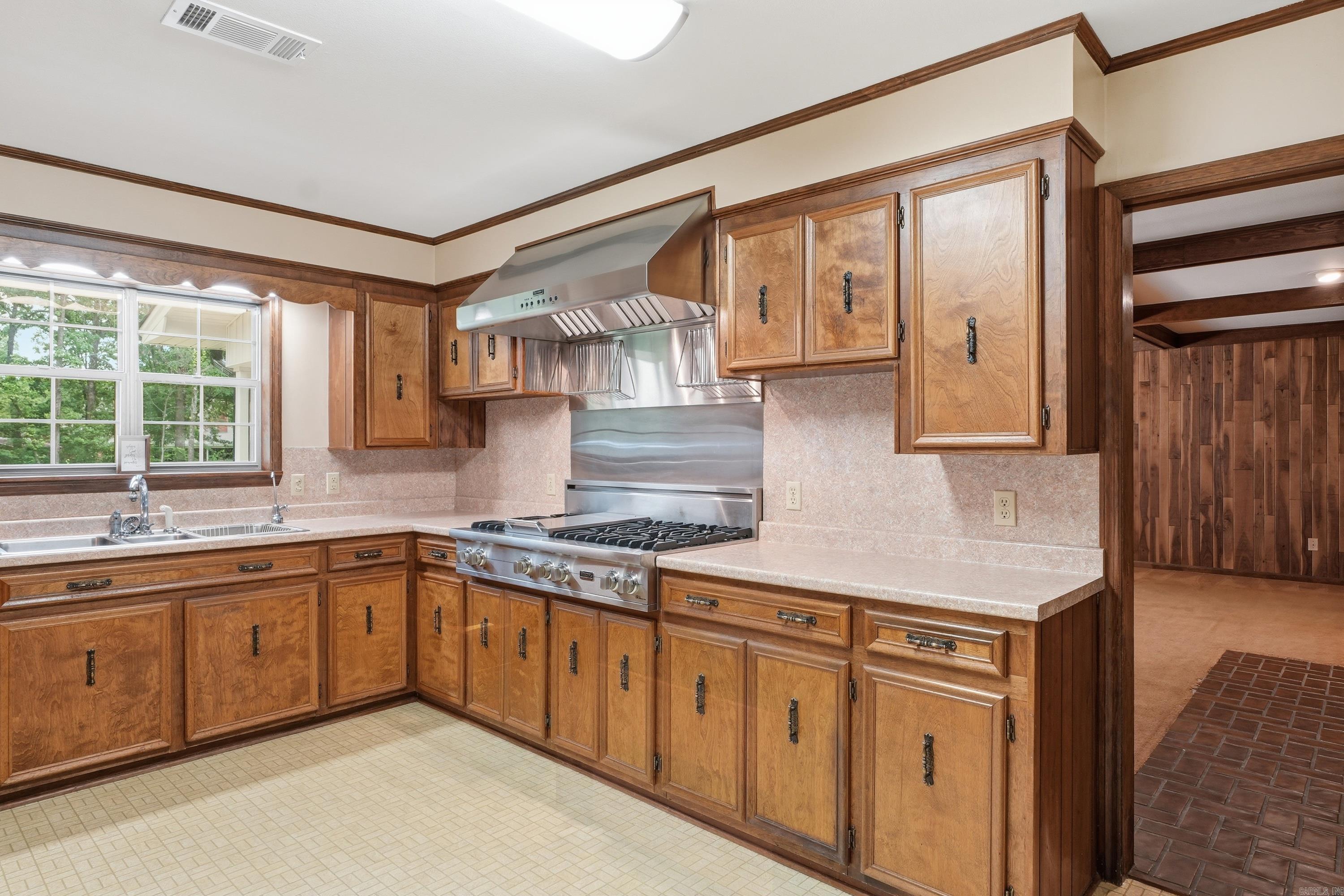 38 Garrett  Greenbrier, AR