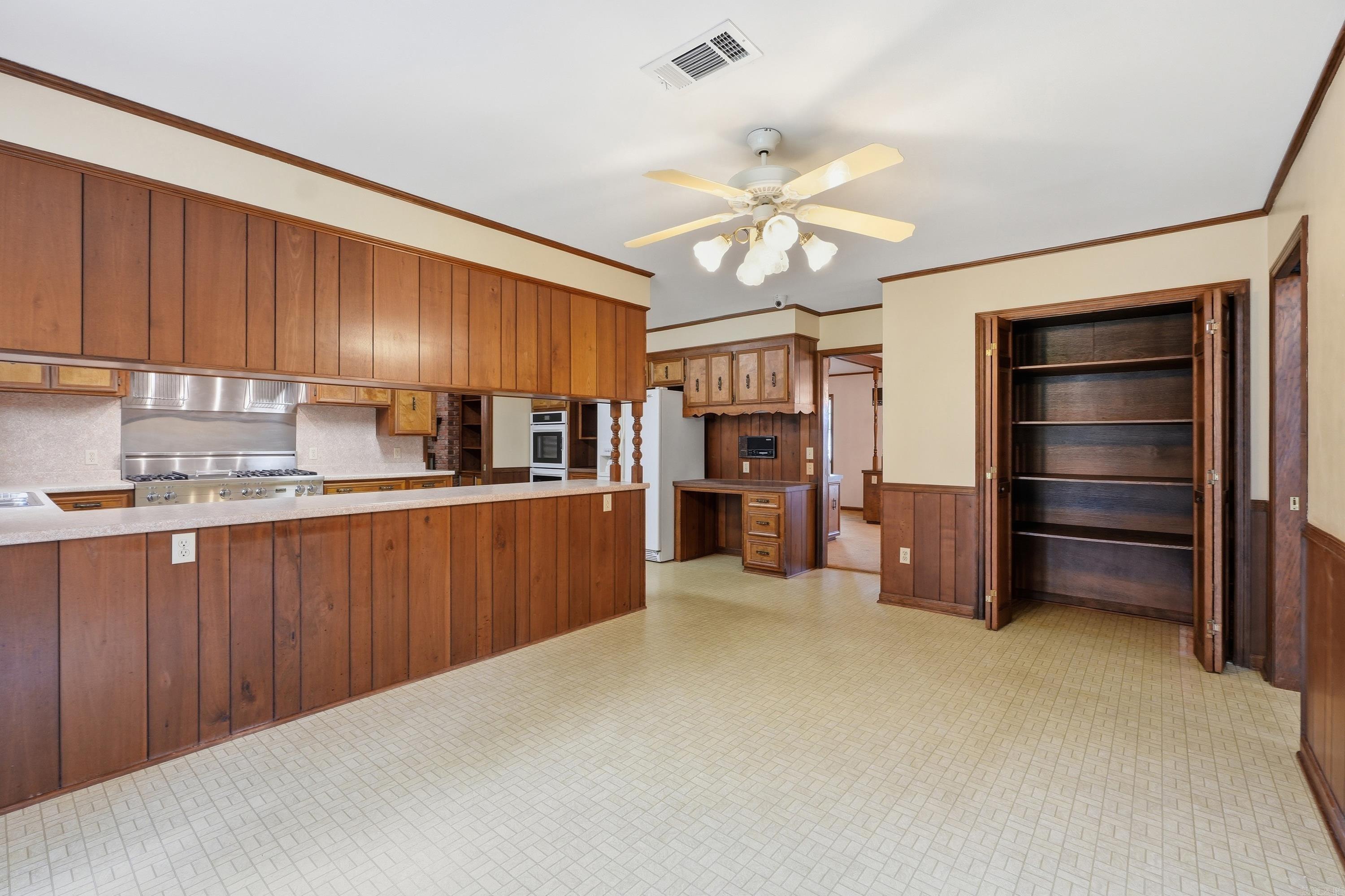 38 Garrett  Greenbrier, AR