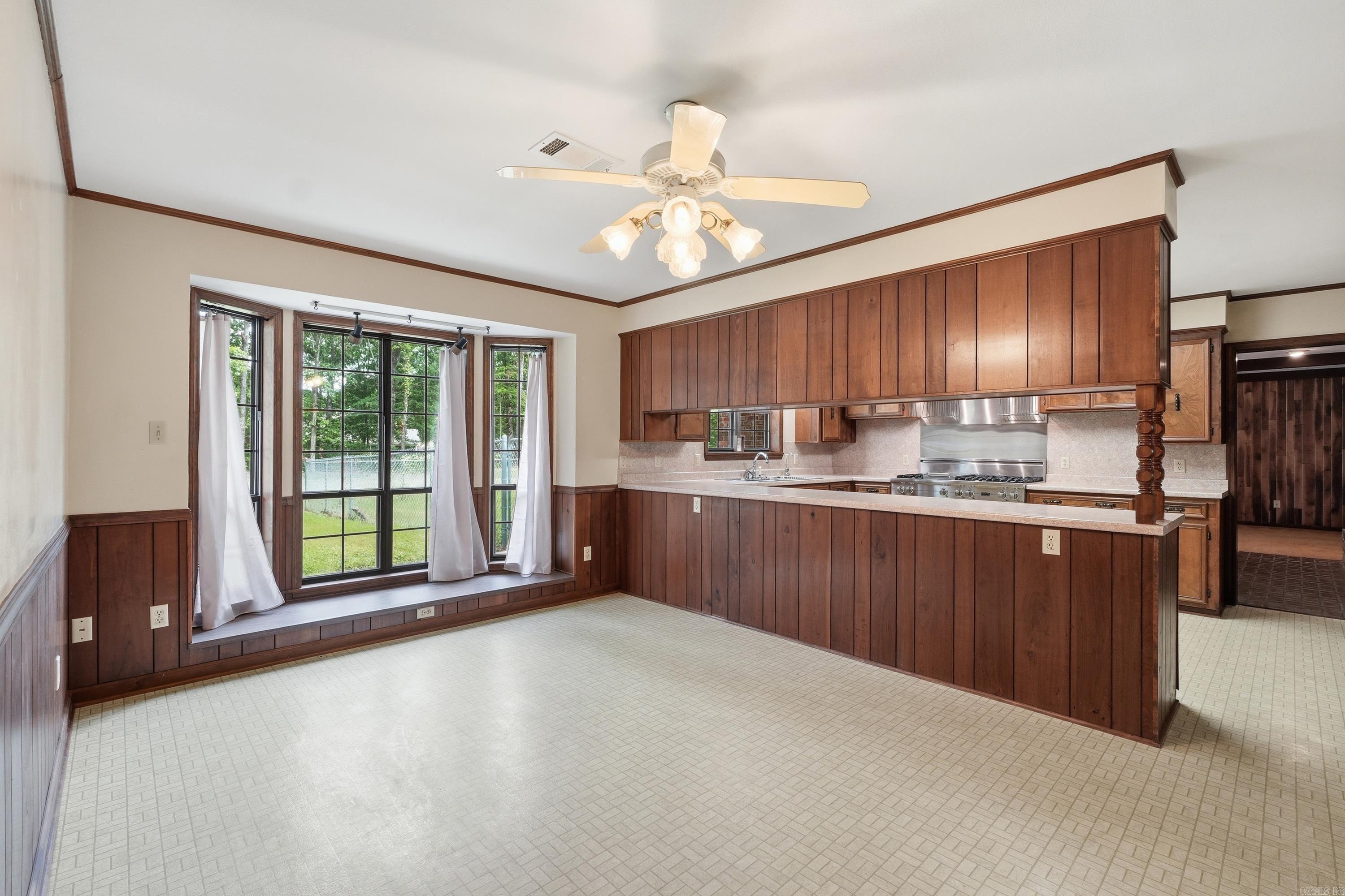 38 Garrett  Greenbrier, AR