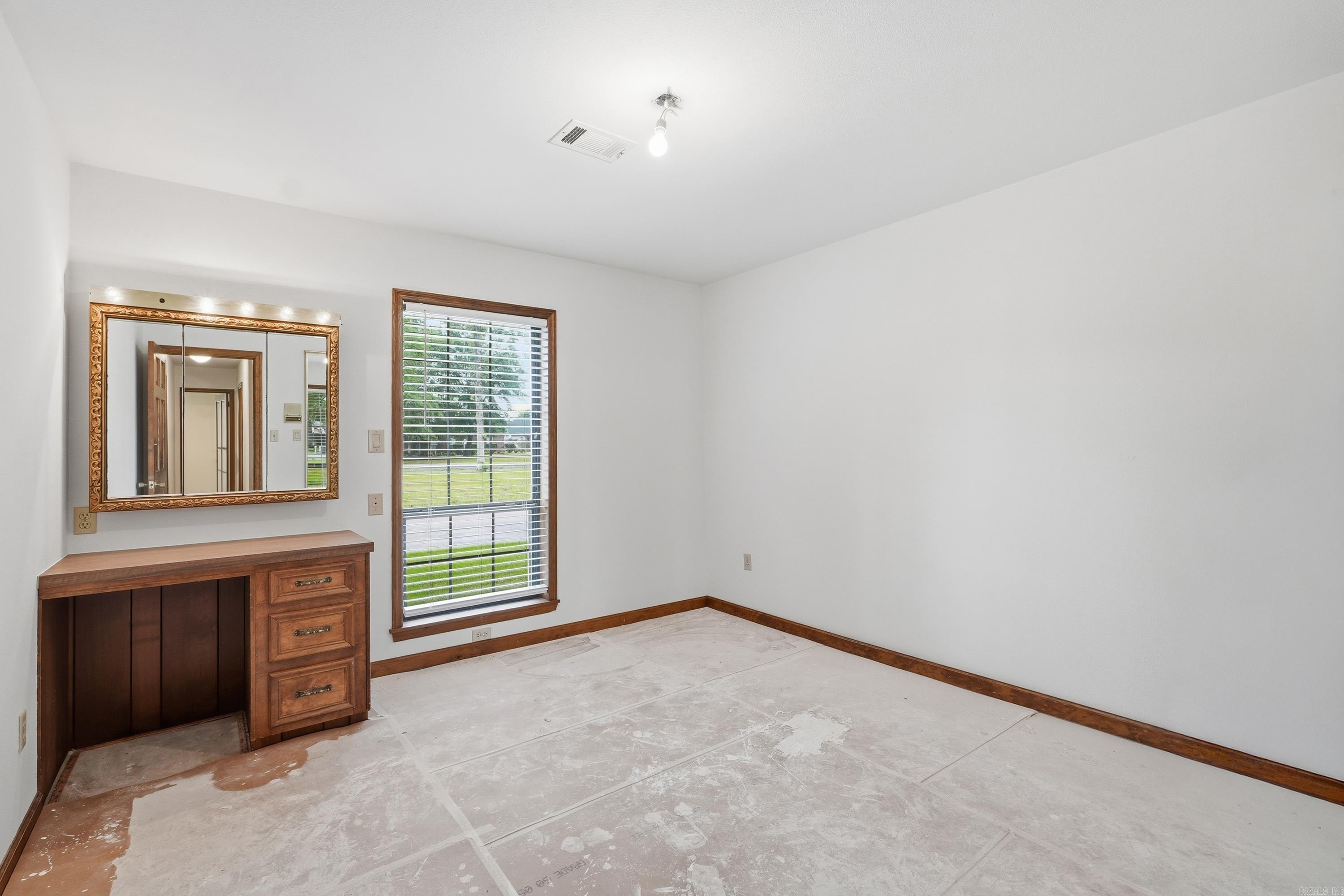 38 Garrett  Greenbrier, AR