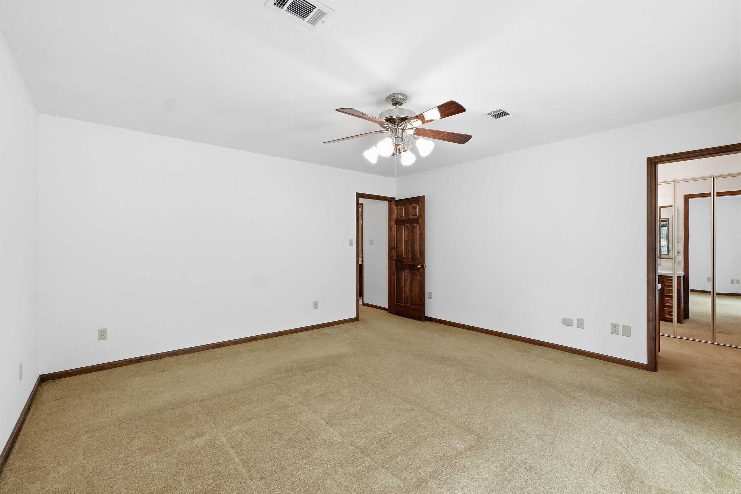 38 Garrett  Greenbrier, AR