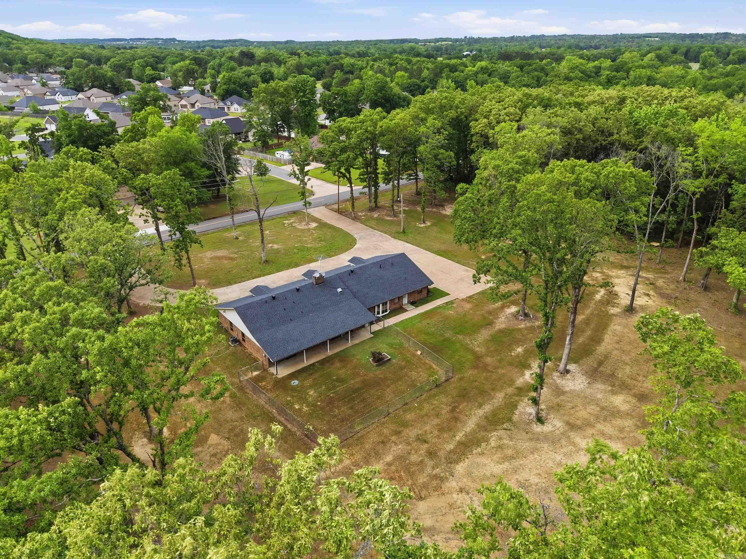 38 Garrett  Greenbrier, AR