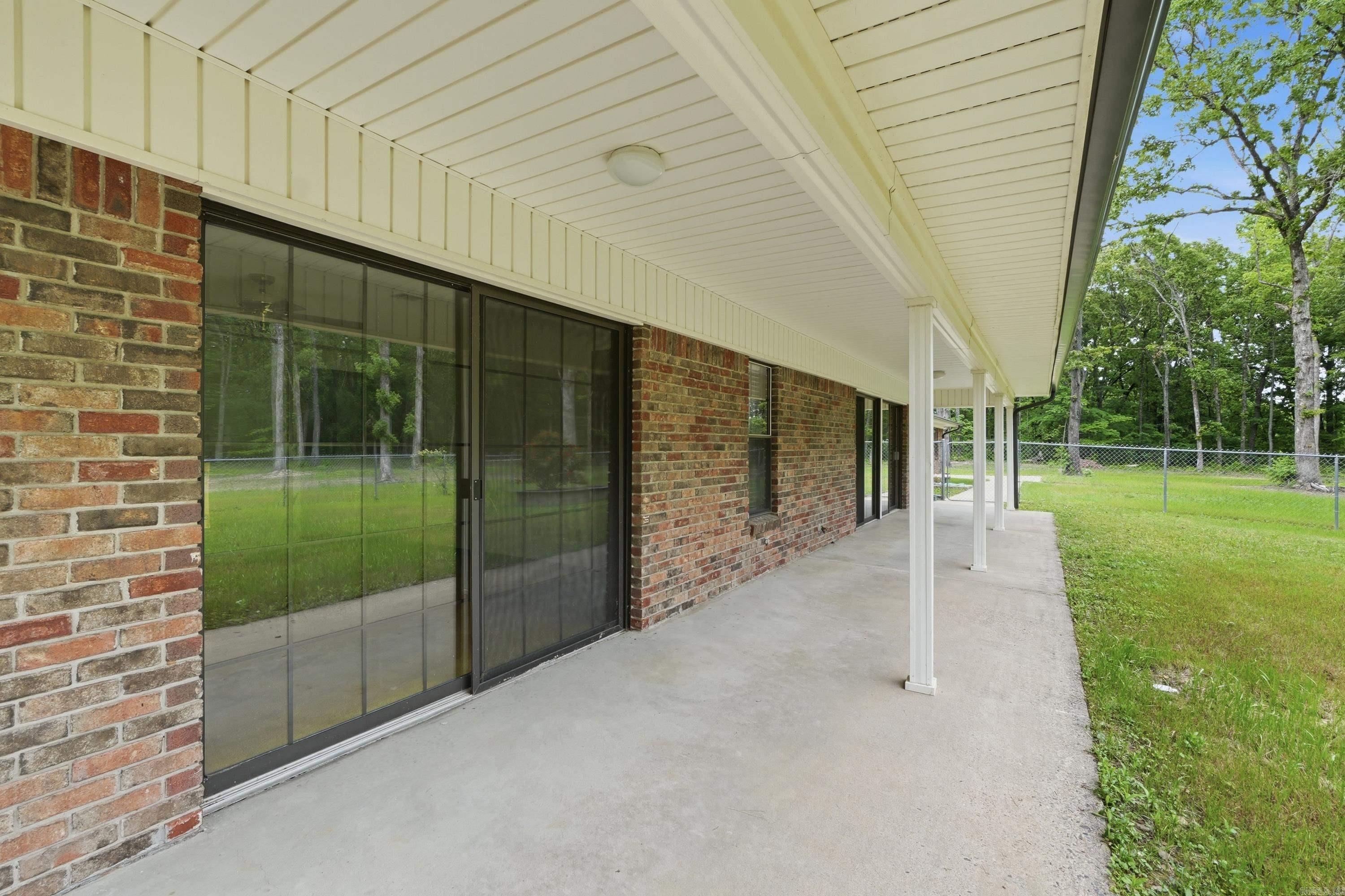38 Garrett  Greenbrier, AR