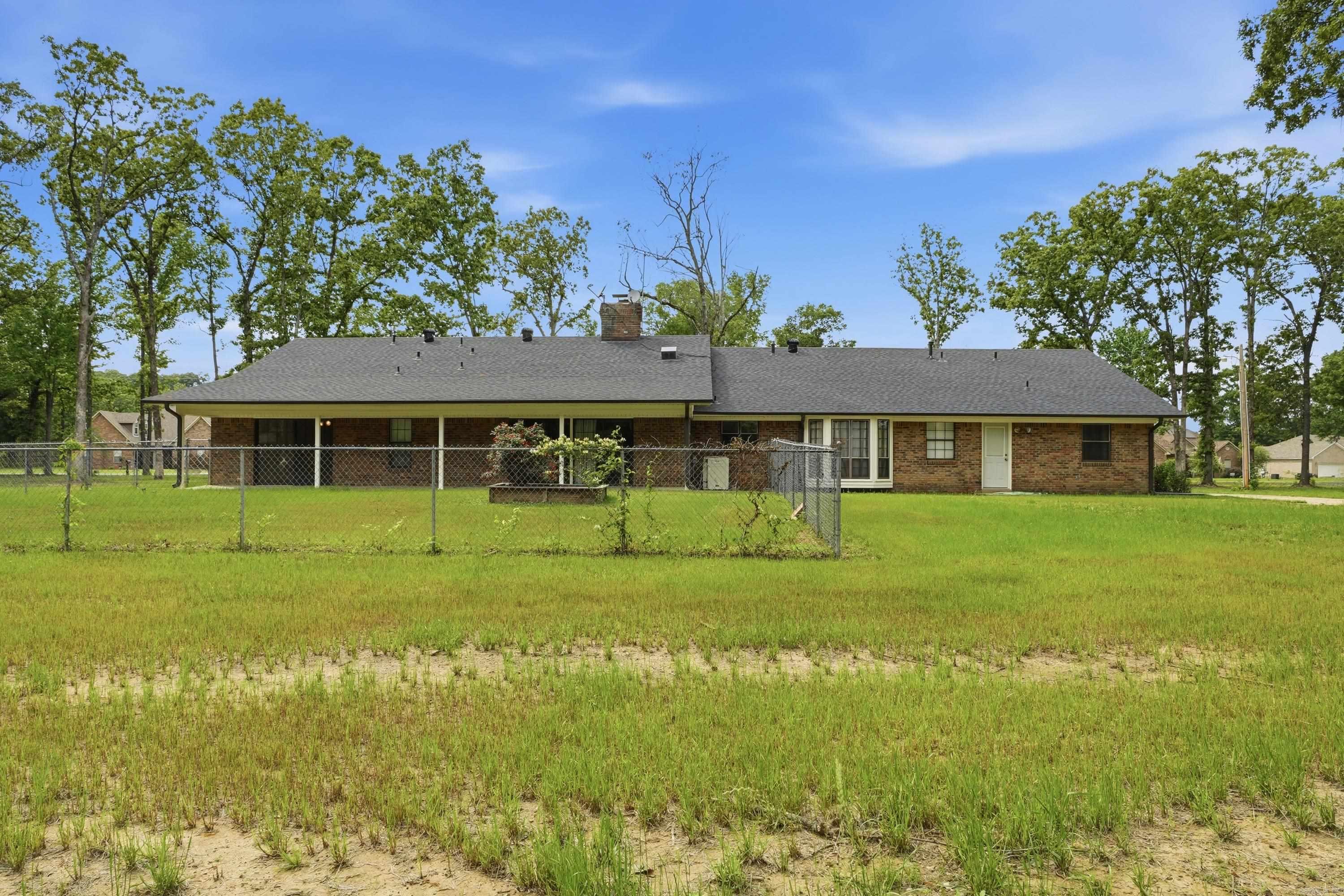 38 Garrett  Greenbrier, AR