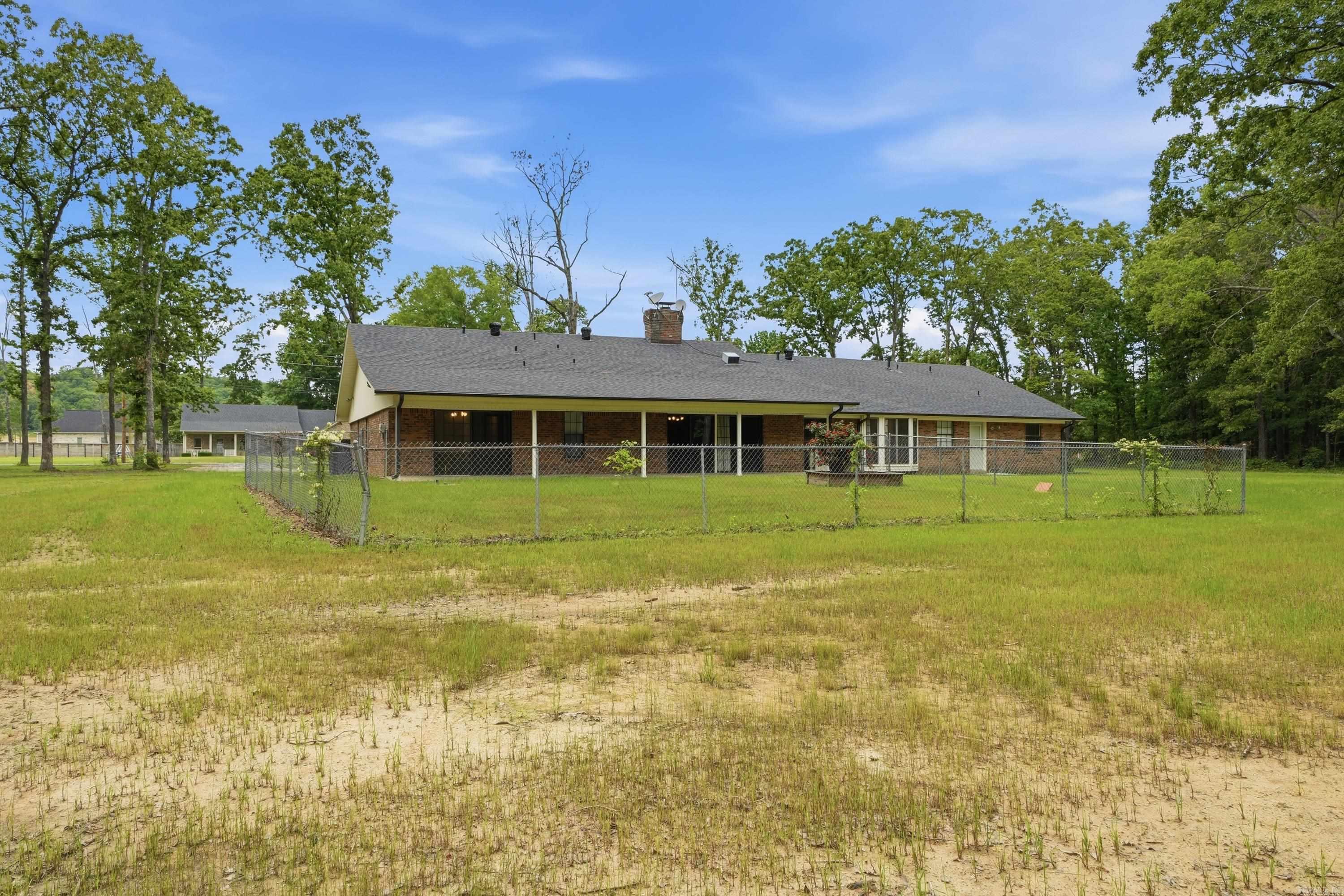 38 Garrett  Greenbrier, AR