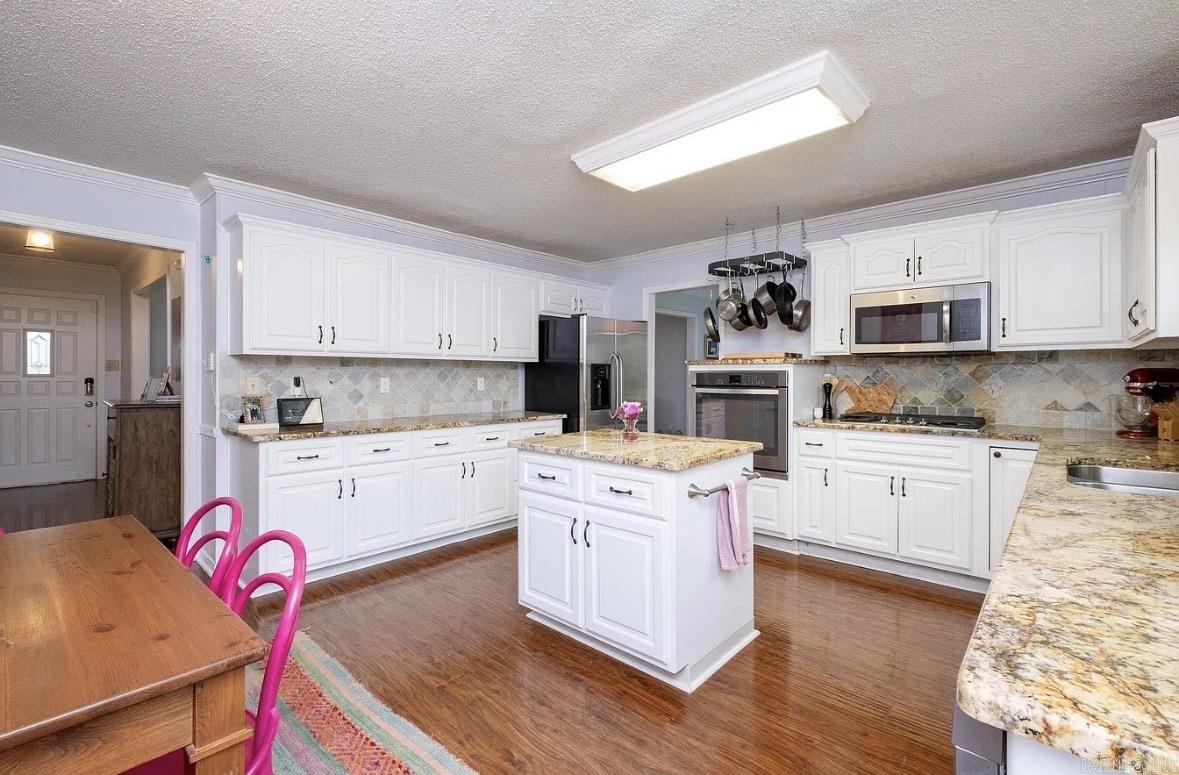 2 Highwood Drive Little Rock, AR 72205