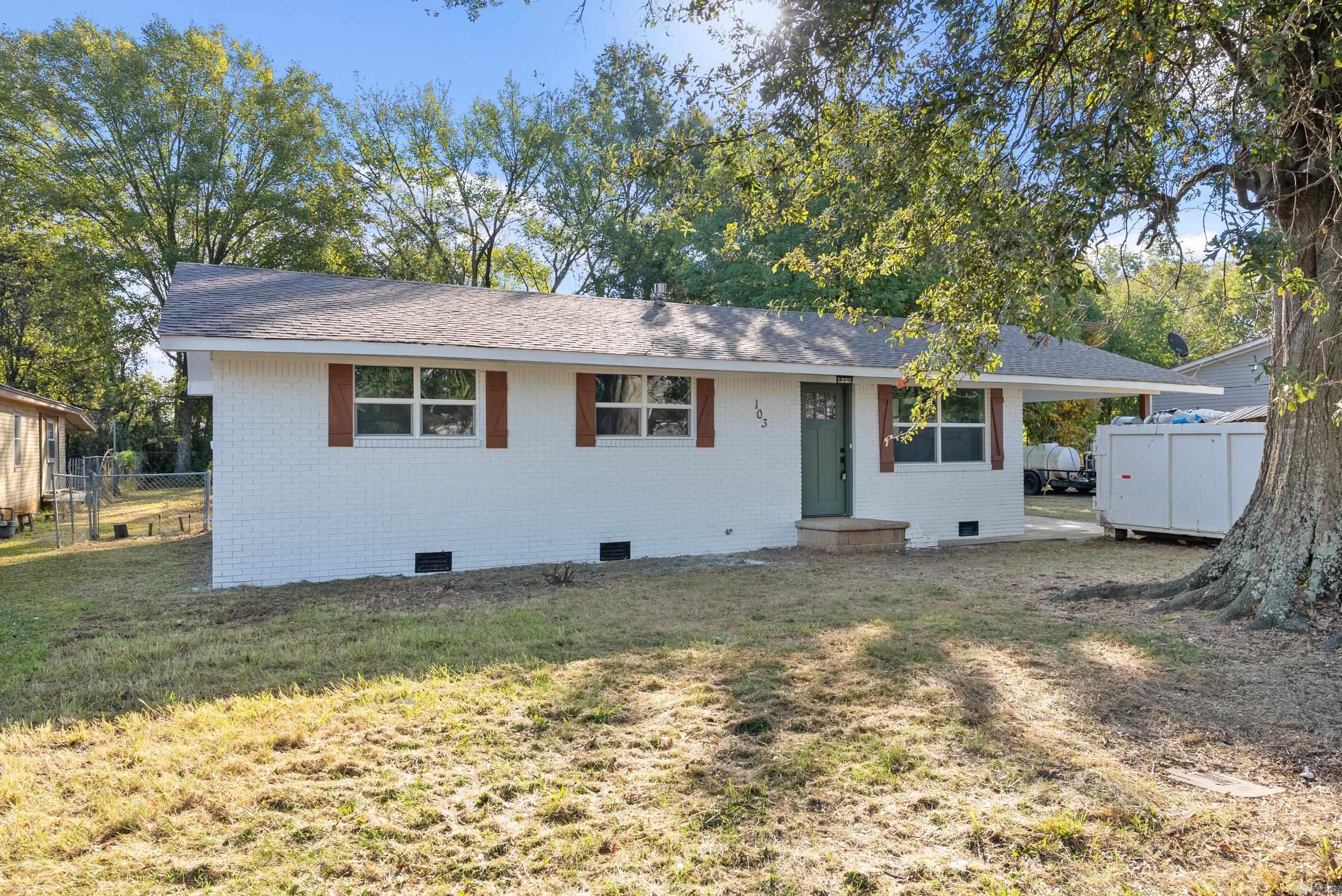 103 Maple  McCrory, AR