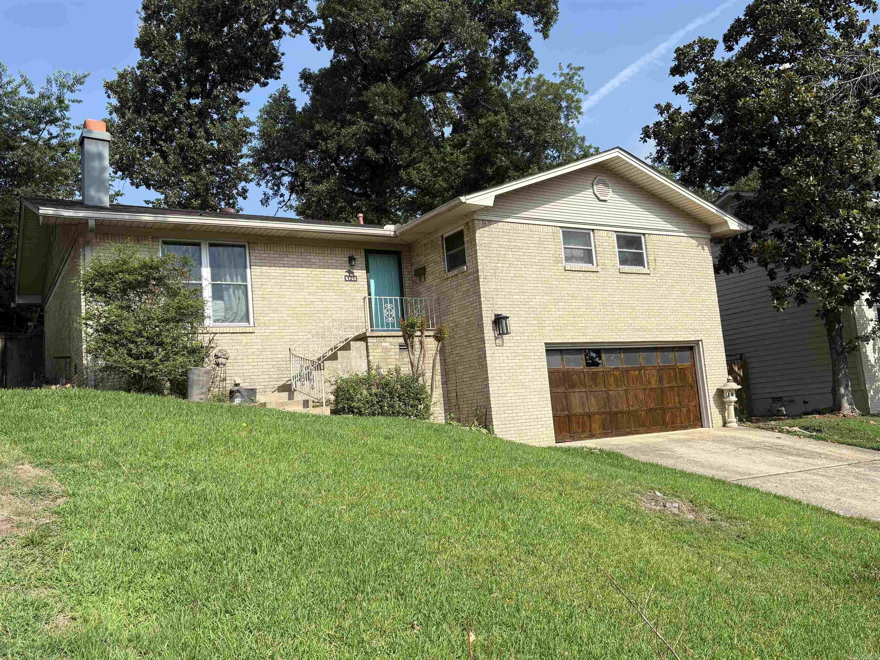 121 White Oak Lane