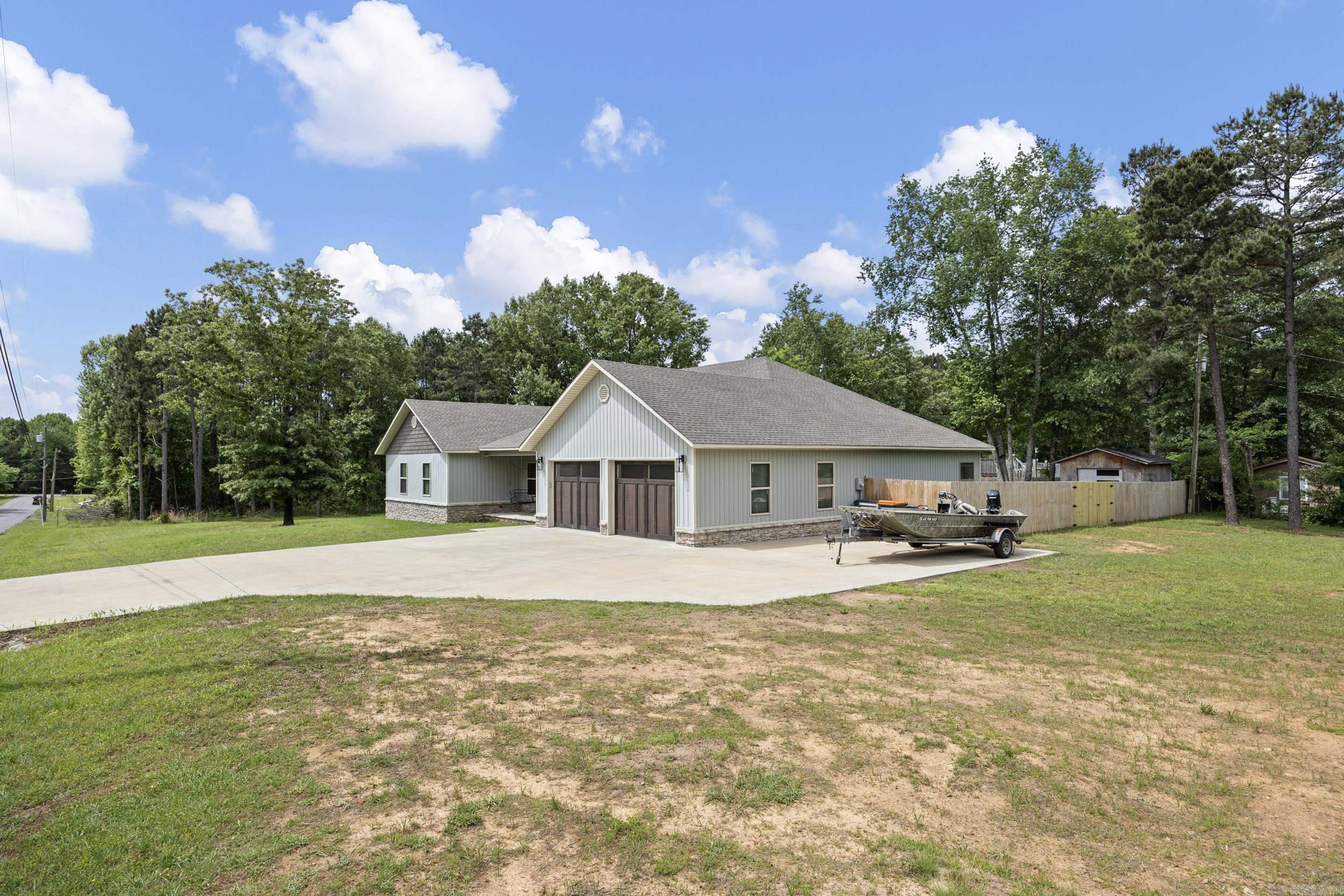 87 Randall  Russellville, AR