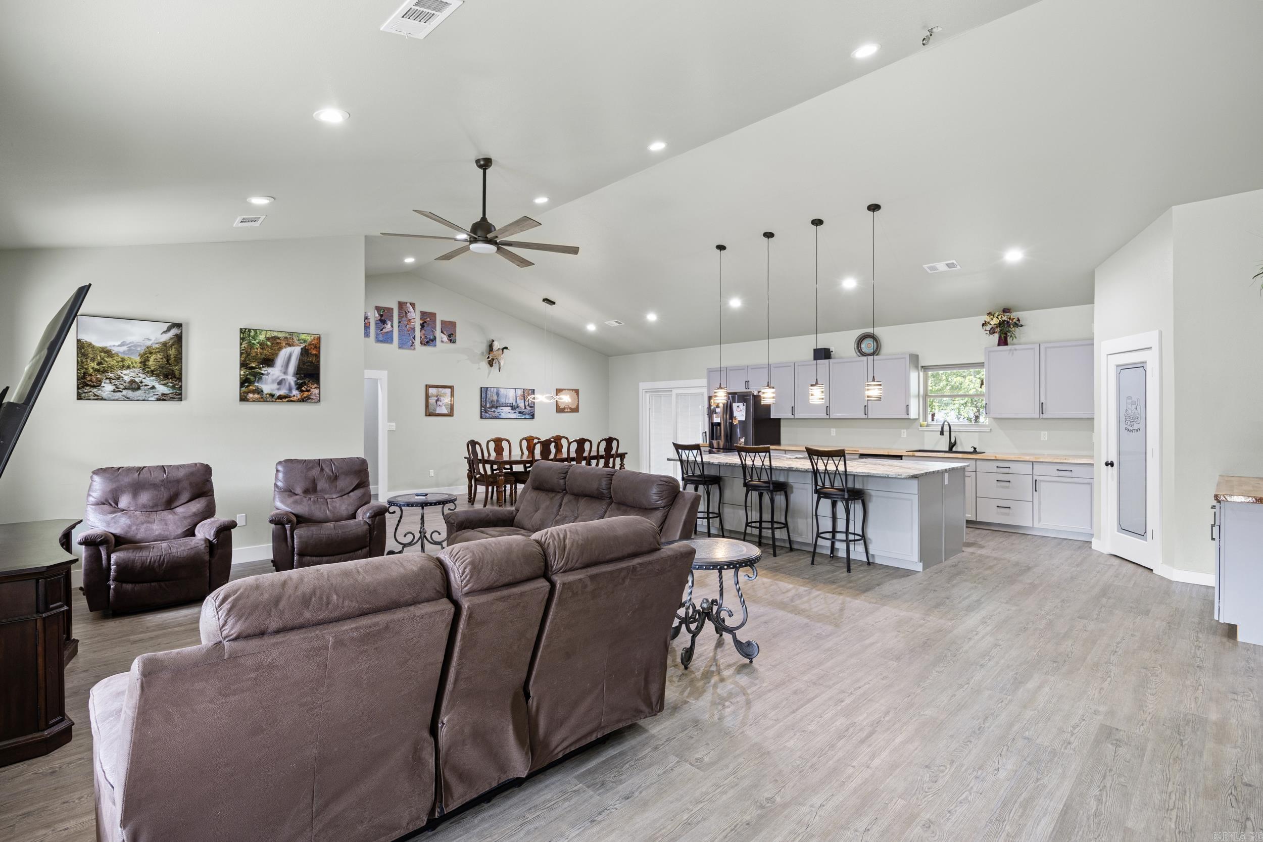 87 Randall  Russellville, AR