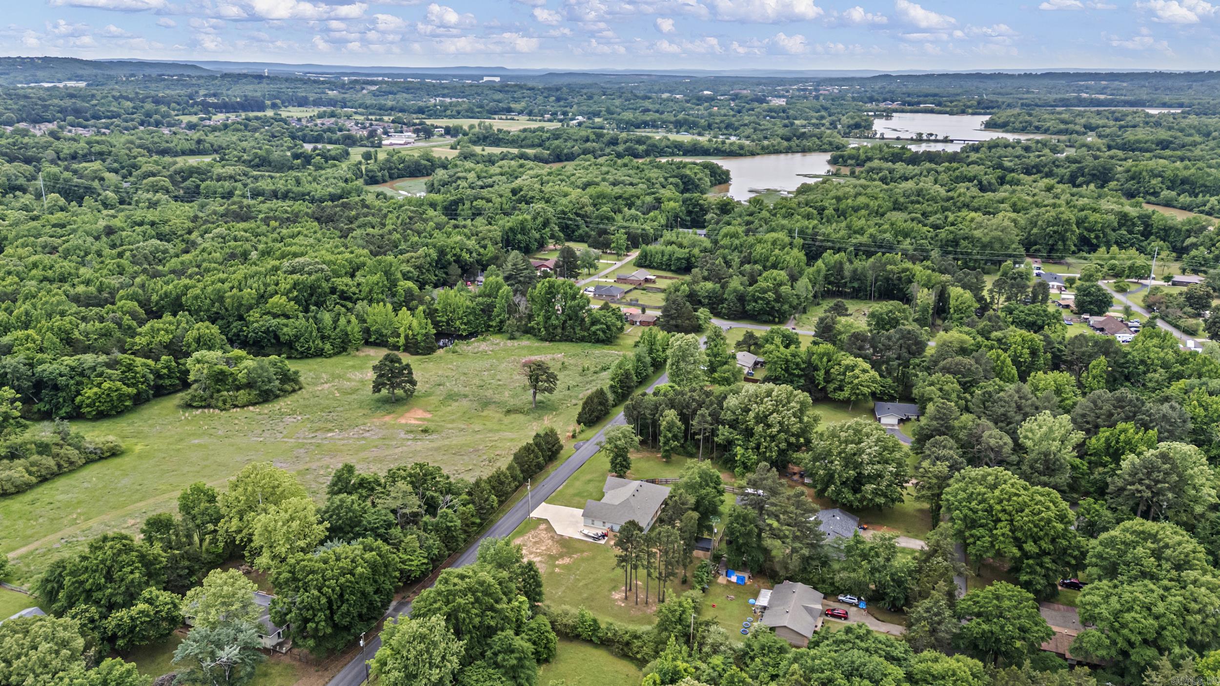 87 Randall  Russellville, AR