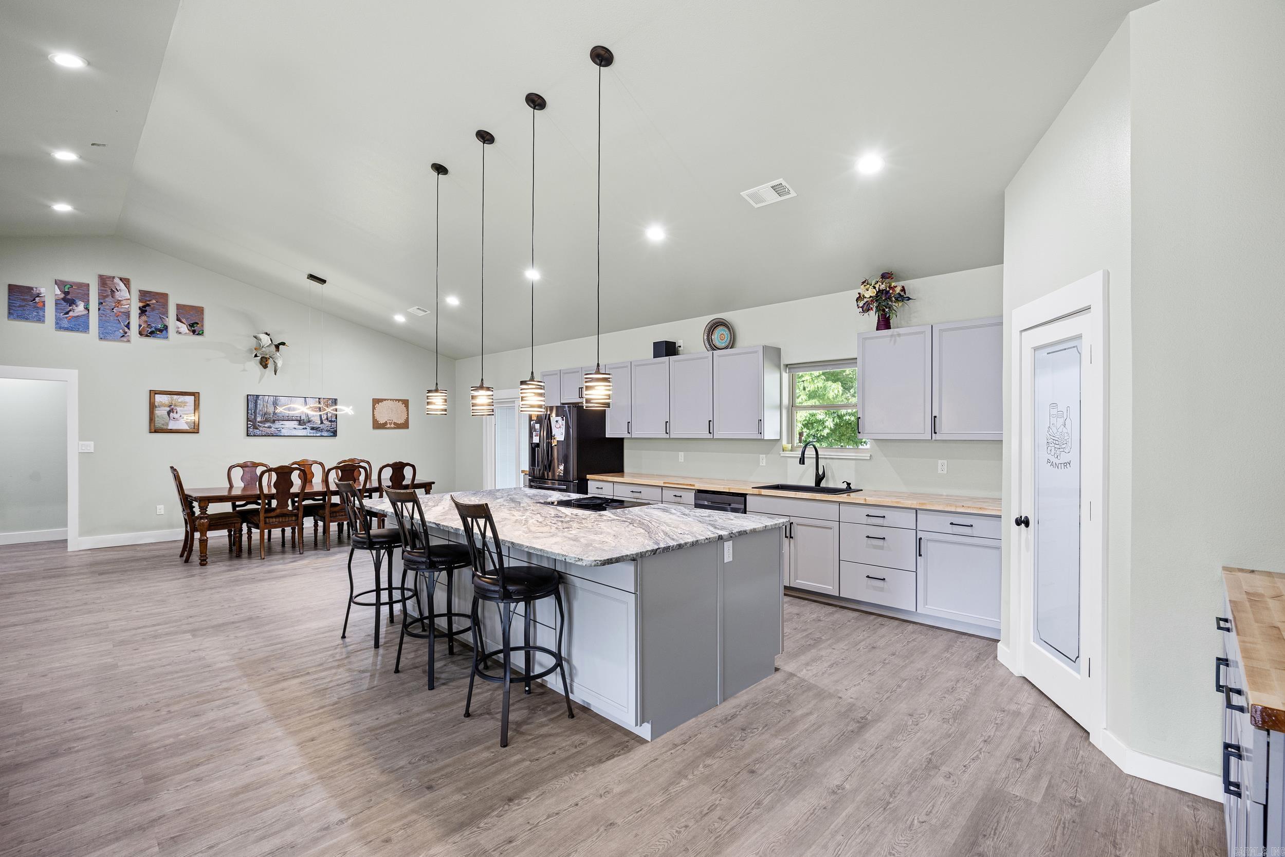 87 Randall  Russellville, AR